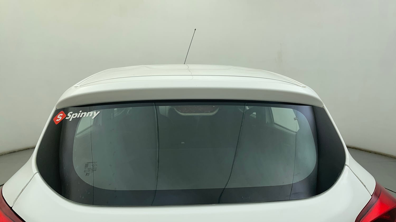 Used 2016 Renault Kwid RXT Petrol Manual exterior BACK WINDSHIELD VIEW