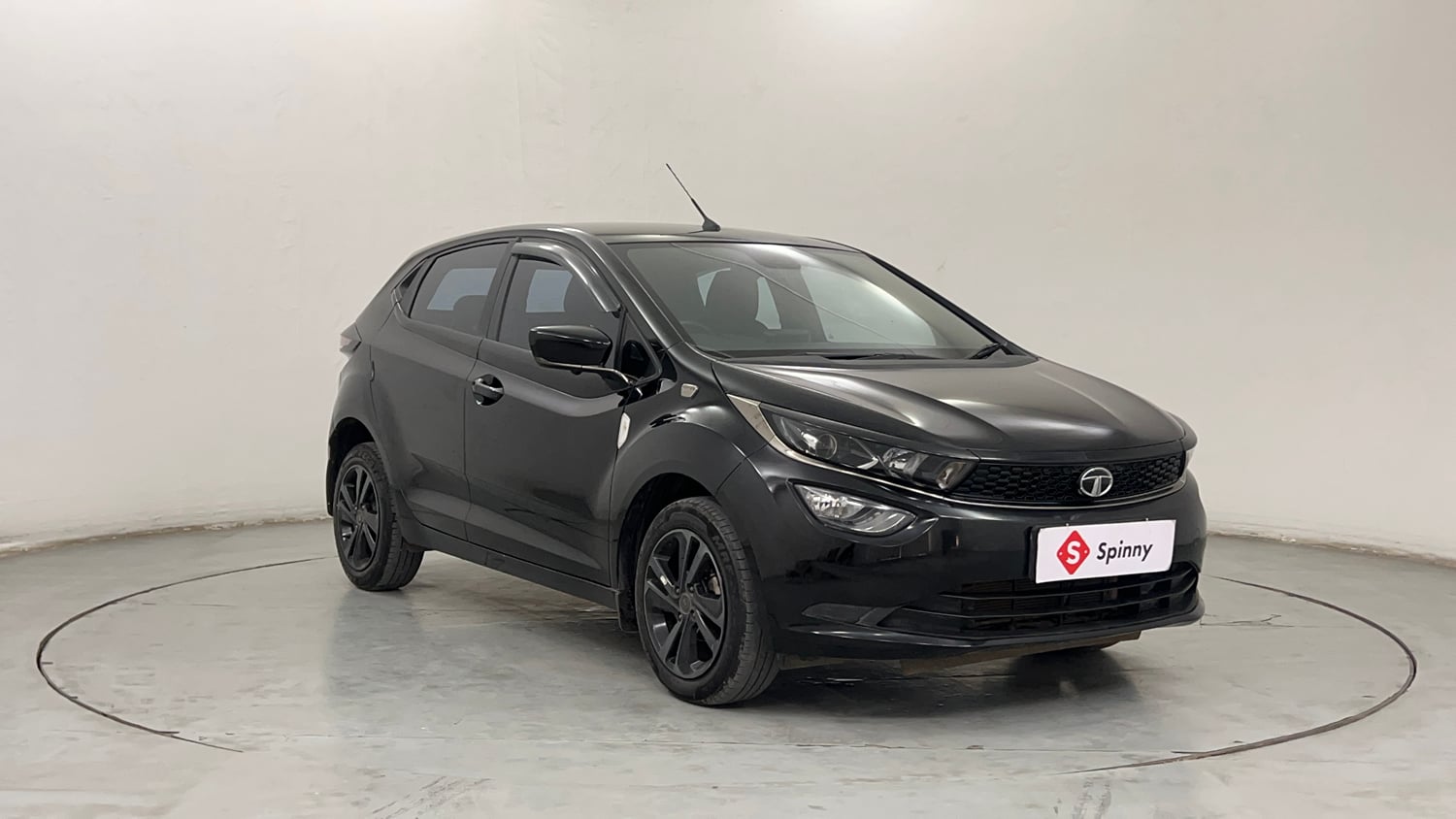 Used 2023 Tata Altroz XZ Plus Petrol Dark Edition Petrol Manual exterior RIGHT FRONT CORNER VIEW