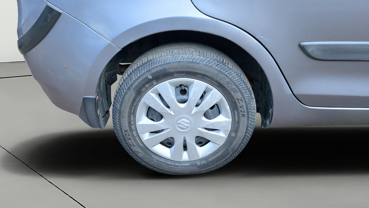 Used 2014 Maruti Suzuki Swift Dzire VXI Petrol Manual tyres RIGHT REAR TYRE RIM VIEW
