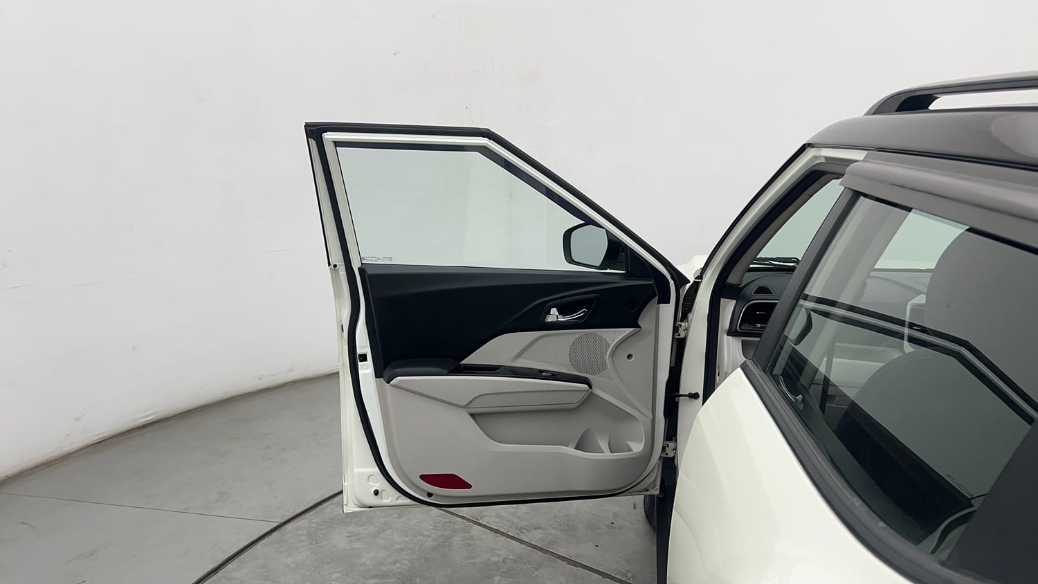 Used 2022 Mahindra XUV 300 W8 1.5 Diesel Diesel Manual interior LEFT FRONT DOOR OPEN VIEW