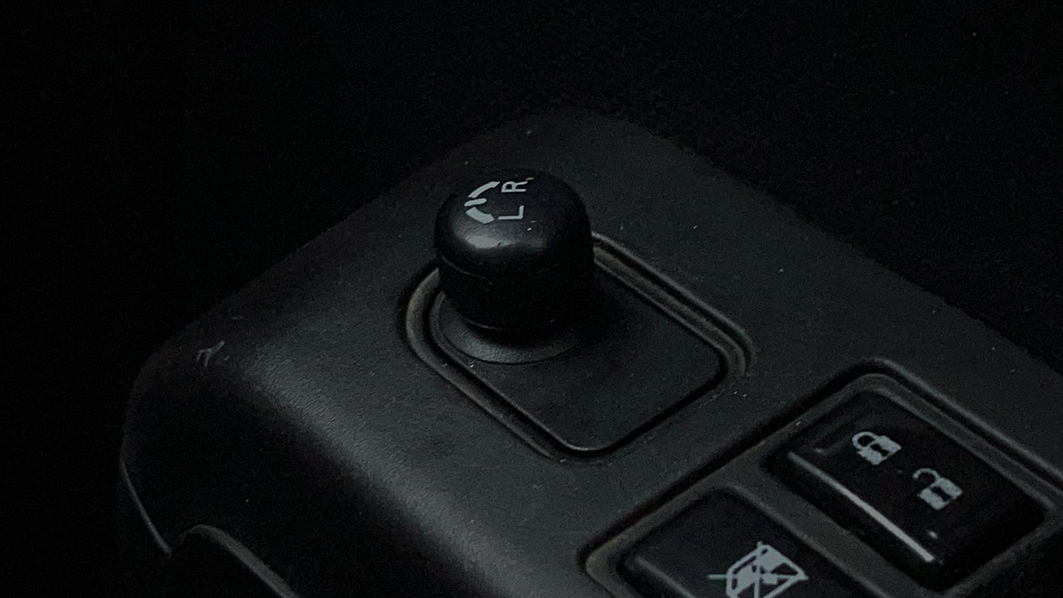 Used 2022 Maruti Suzuki Wagon R 1.0 VXi (O) 1.0 Petrol Manual top_features Adjustable ORVM