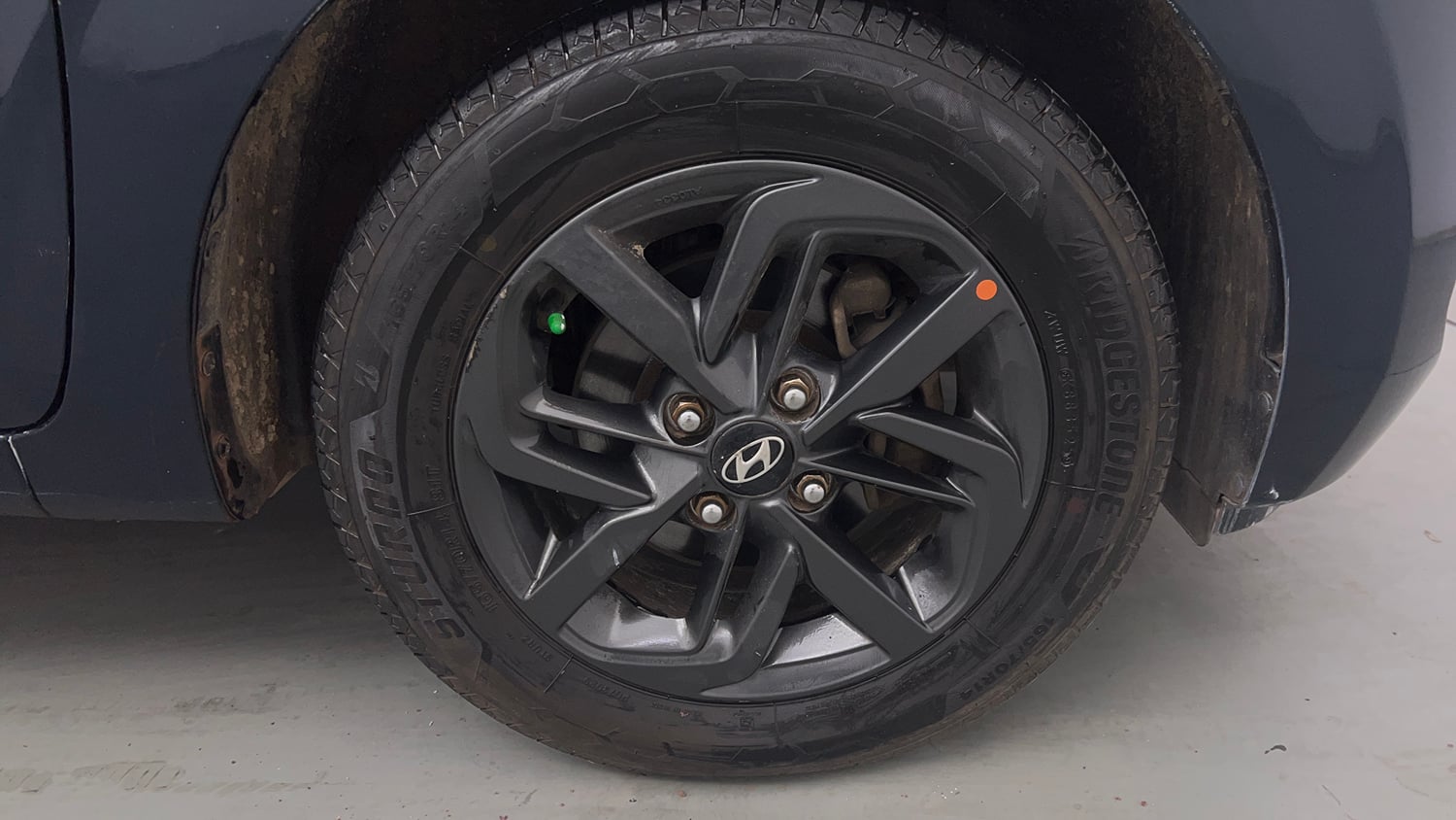 Used 2022 Hyundai Grand i10 Nios Sportz 1.2 Kappa VTVT Petrol Manual tyres RIGHT FRONT TYRE RIM VIEW