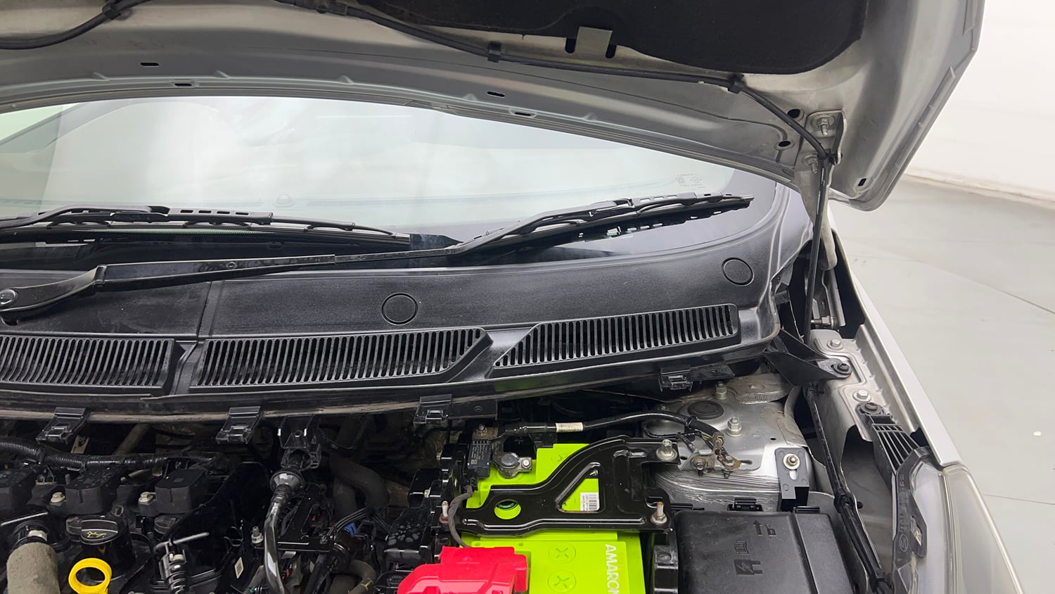 Used 2018 Ford Freestyle Titanium 1.2 Ti-VCT Petrol Manual engine ENGINE LEFT SIDE HINGE & APRON VIEW