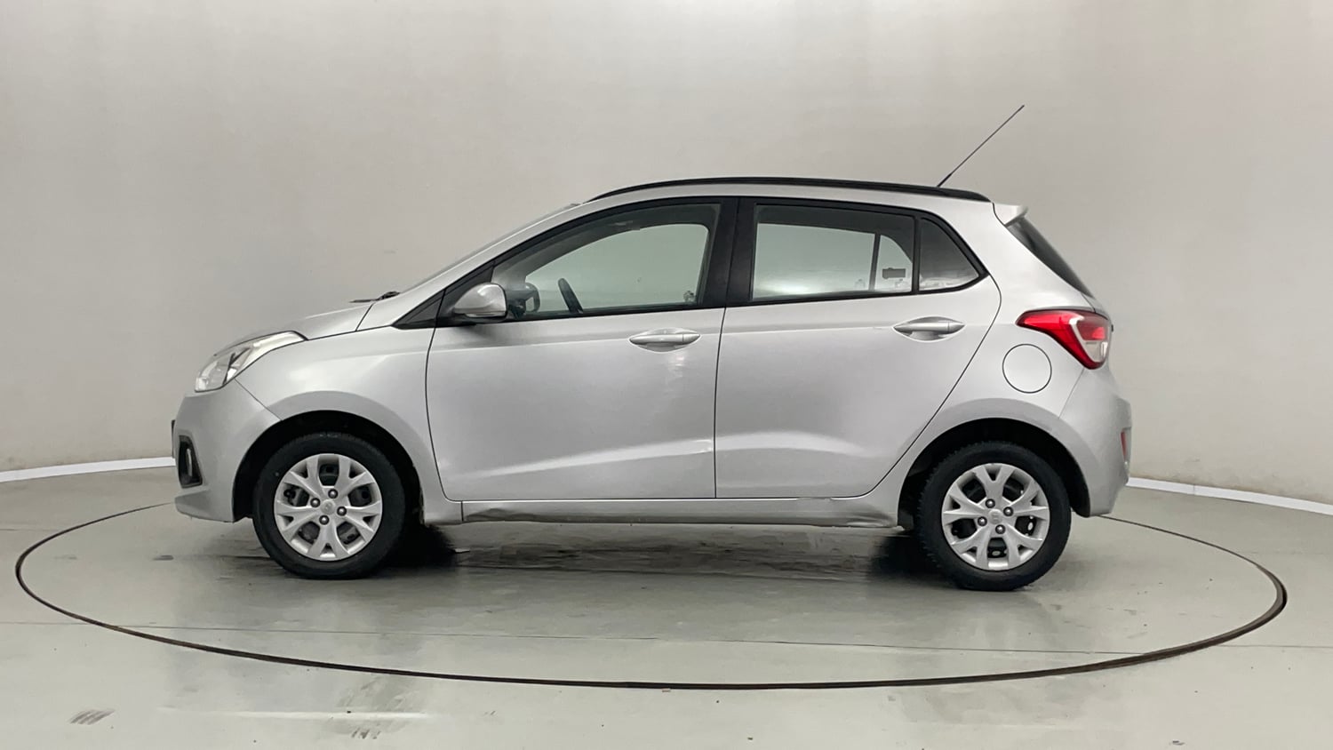 Used 2017 Hyundai Grand i10 Sportz 1.2 Kappa VTVT Petrol Manual exterior LEFT SIDE VIEW