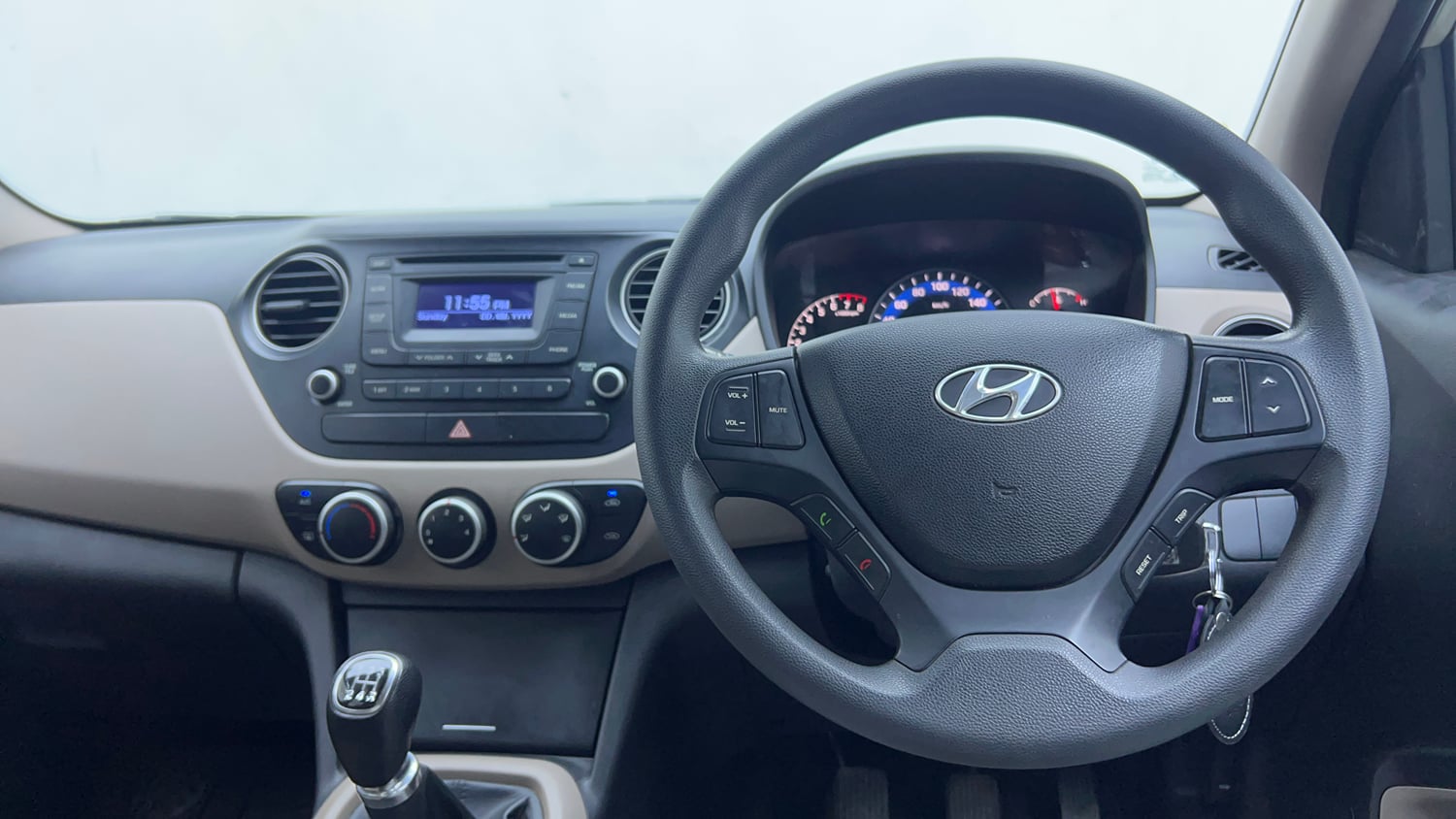 Used 2015 Hyundai Xcent S 1.2 Petrol Manual interior STEERING VIEW