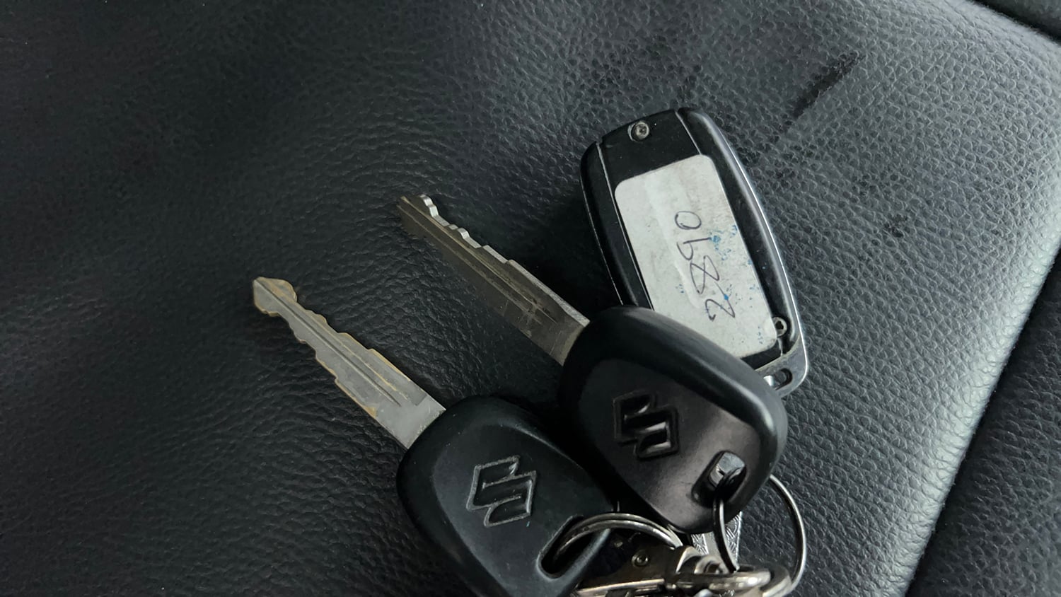 Used 2013 Maruti Suzuki Ritz Vxi BS-IV Petrol Manual extra CAR KEY VIEW