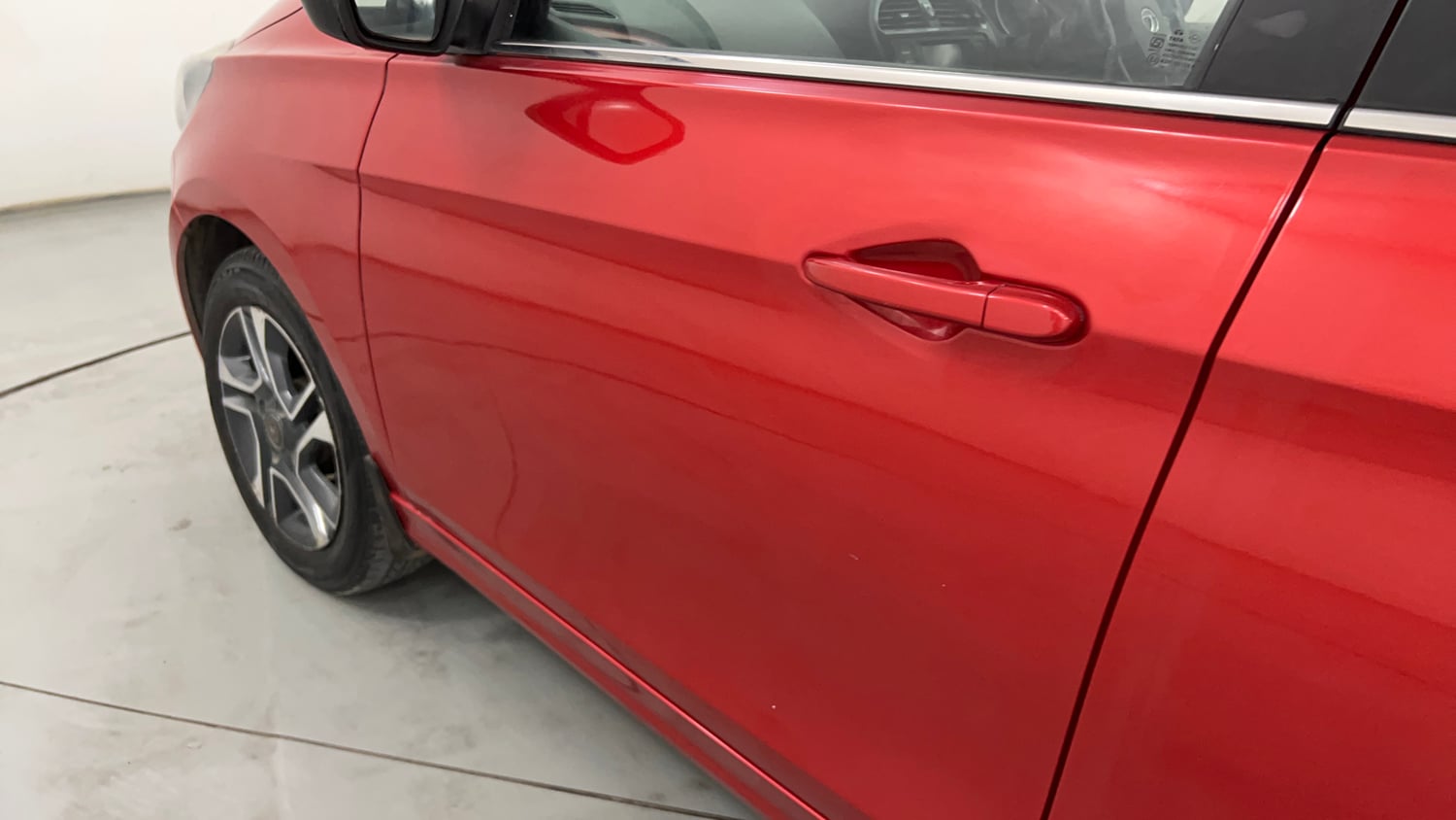 Used 2017 Tata Tigor Revotron XZ (O) Petrol Manual dents MINOR DENT