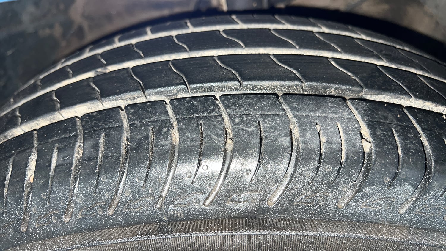 Used 2018 Maruti Suzuki Baleno Delta 1.2 Petrol Manual tyres RIGHT FRONT TYRE TREAD VIEW