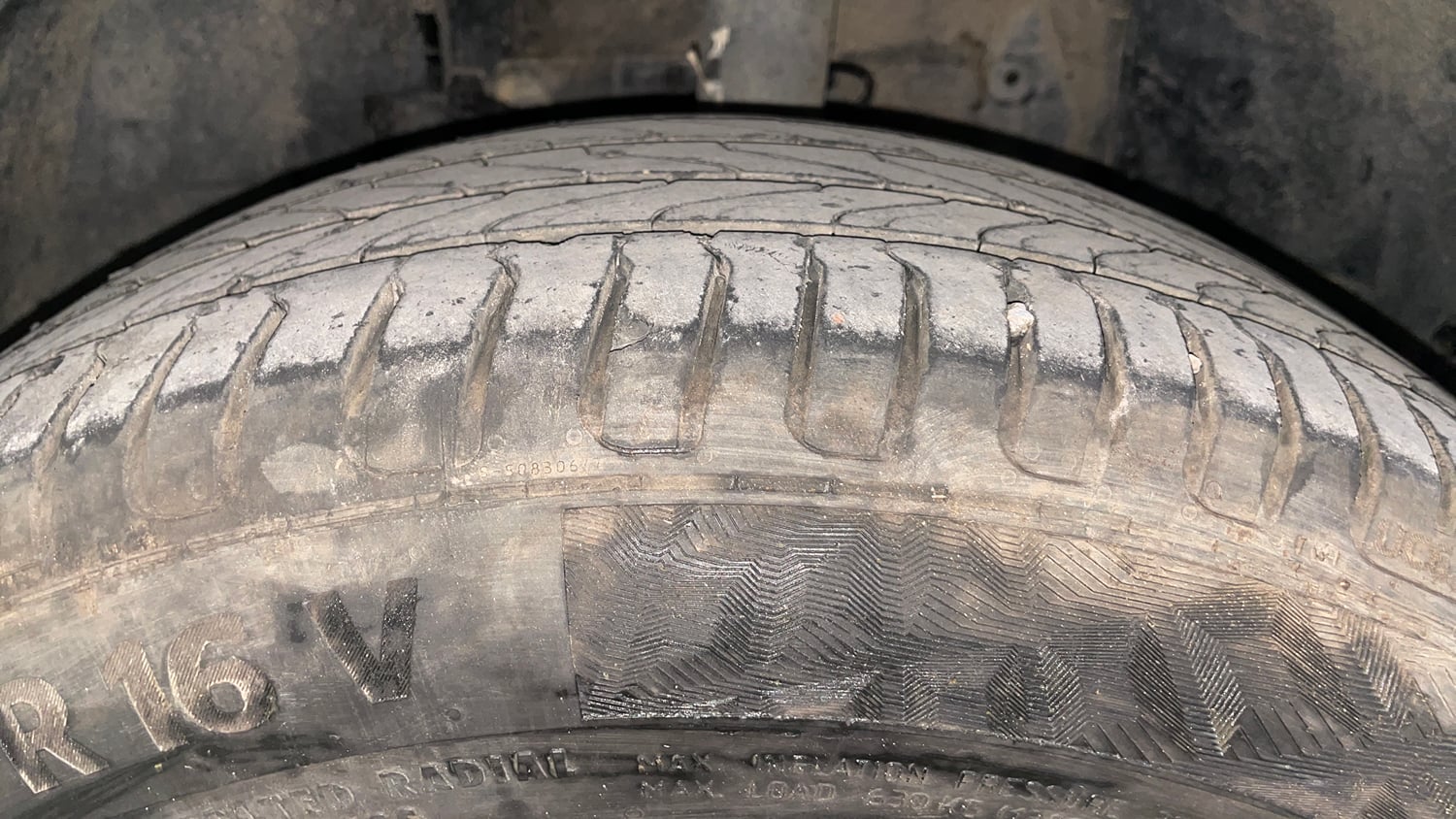 Used 2021 Tata Nexon XM (S) Petrol Manual tyres LEFT FRONT TYRE TREAD VIEW