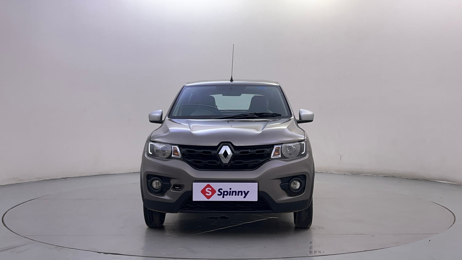 Used 2018 Renault Kwid 1.0 RXT AMT Opt Petrol Automatic exterior FRONT VIEW