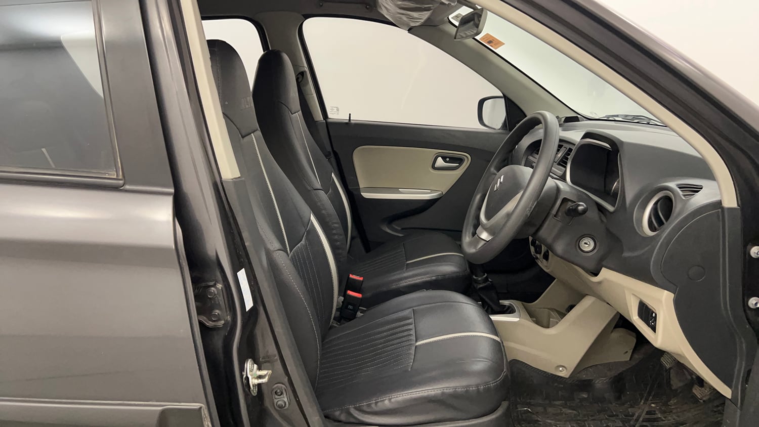 Used 2015 Maruti Suzuki Alto K10 VXi Petrol Manual interior RIGHT SIDE FRONT DOOR CABIN VIEW