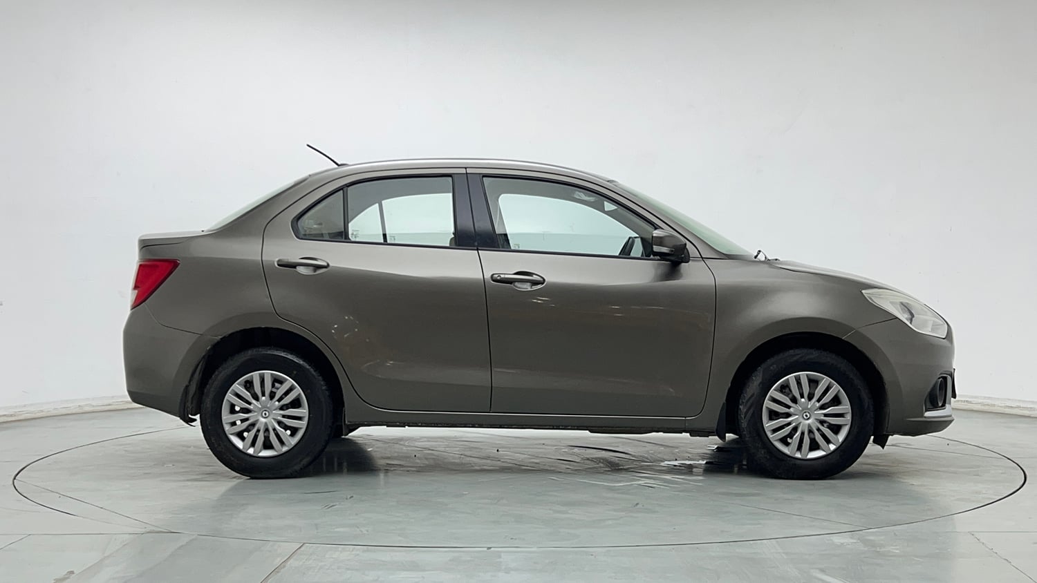 Used 2020 Maruti Suzuki Dzire VXi Petrol Manual exterior RIGHT SIDE VIEW