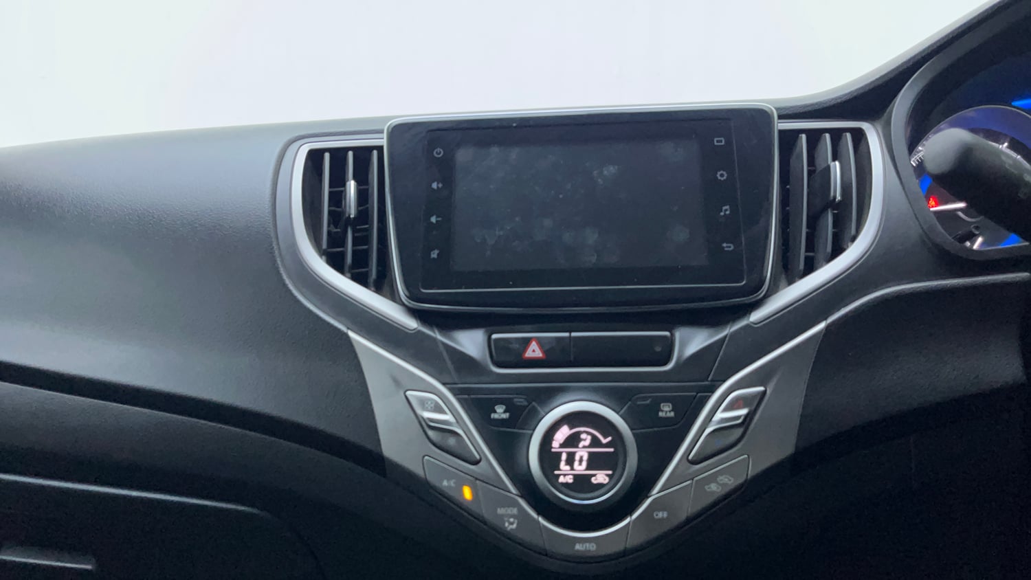 Used 2022 Maruti Suzuki Baleno Zeta Petrol Manual interior MUSIC SYSTEM & AC CONTROL VIEW