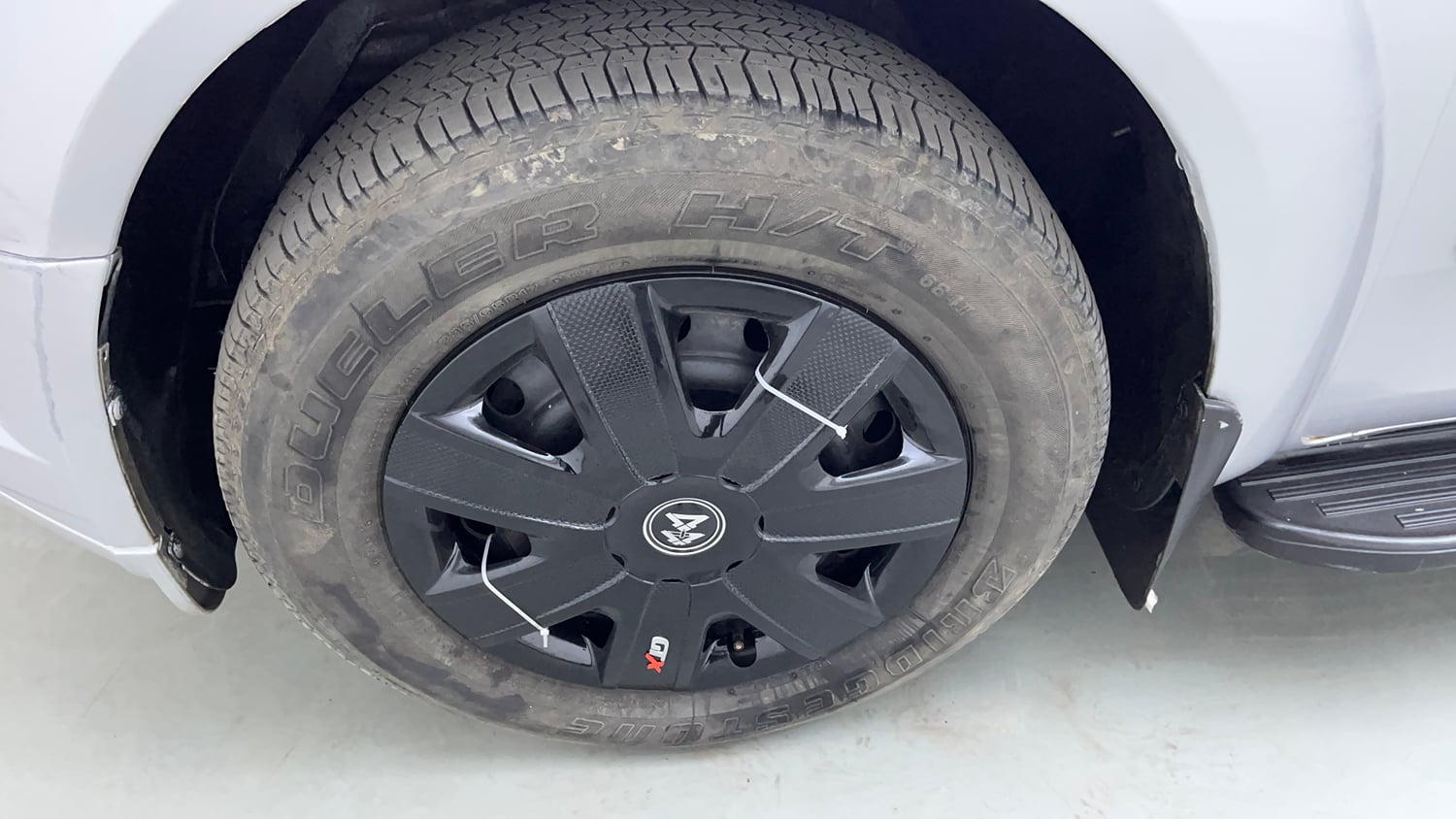 Used 2017 Mahindra XUV500 W4 Diesel Manual tyres LEFT FRONT TYRE RIM VIEW