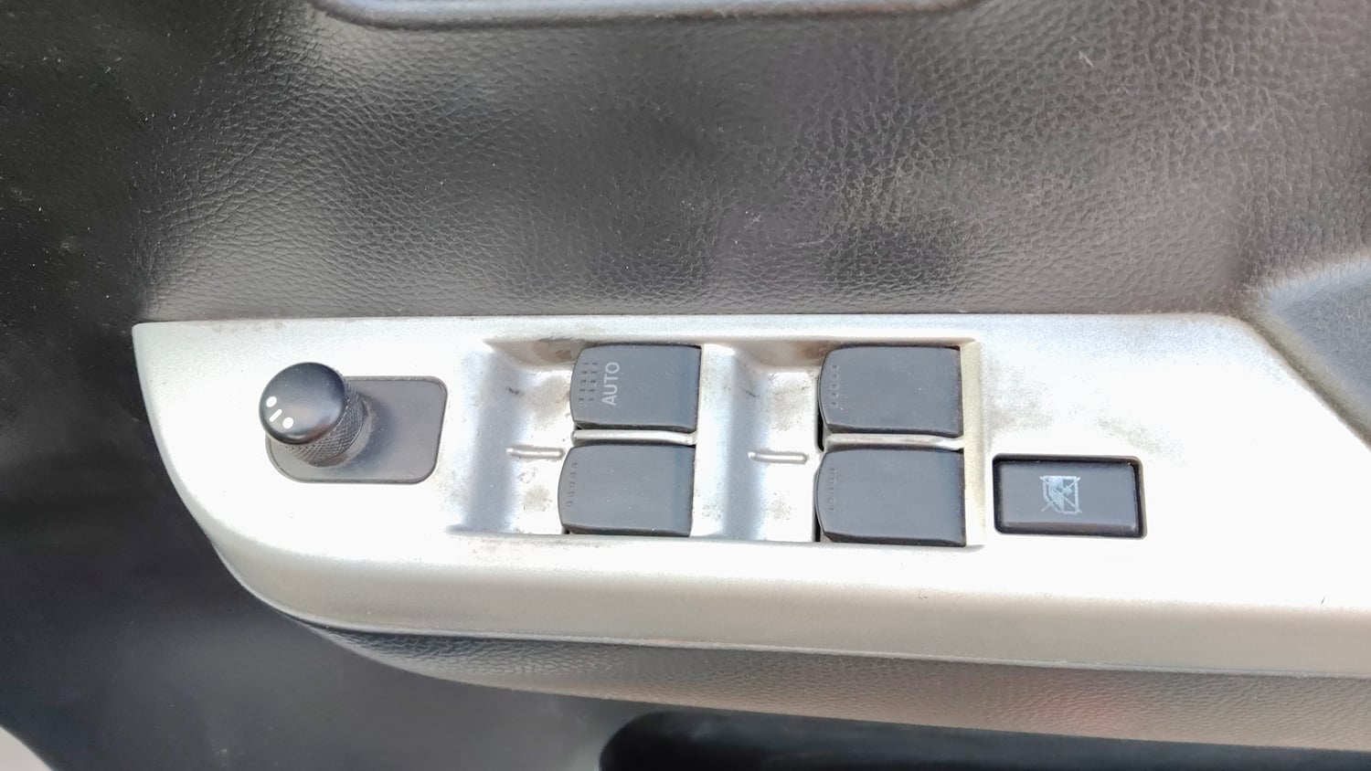 Used 2013 Maruti Suzuki Wagon R VXI Petrol Manual top_features Power windows