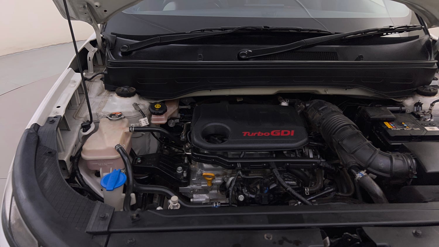 Used 2023 Hyundai Venue N-Line N6 DCT Dual Tone Petrol Automatic engine ENGINE RIGHT SIDE HINGE & APRON VIEW