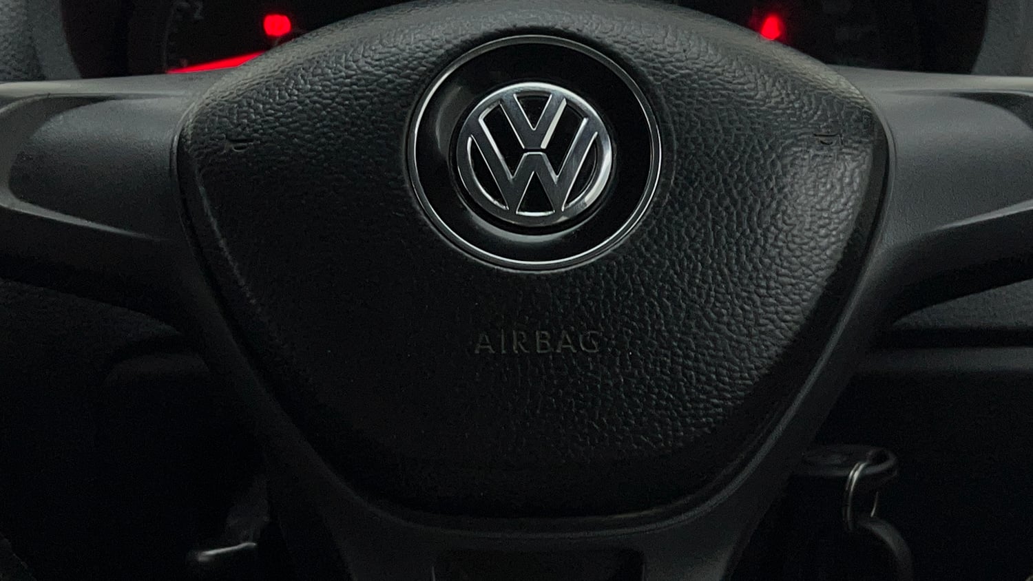 Used 2020 Volkswagen Ameo Trendline 1.0L (P) Petrol Manual top_features Airbags