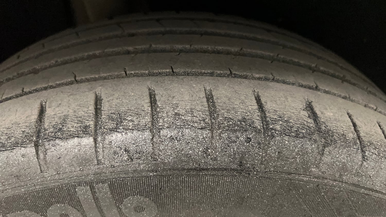 Used 2021 Maruti Suzuki Baleno Zeta Petrol Manual tyres RIGHT REAR TYRE TREAD VIEW