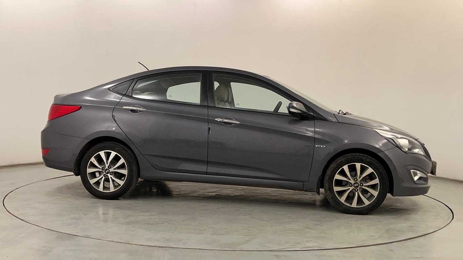 Used 2015 Hyundai Fluidic Verna 4S 1.6 VTVT SX Petrol Manual exterior RIGHT SIDE VIEW