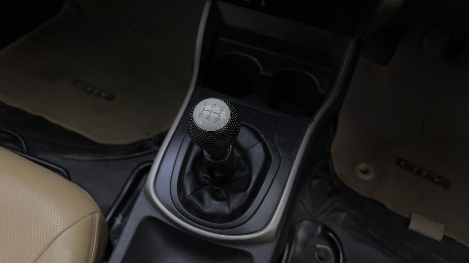 Used 2020 Honda City V Petrol Petrol Manual interior GEAR  KNOB VIEW