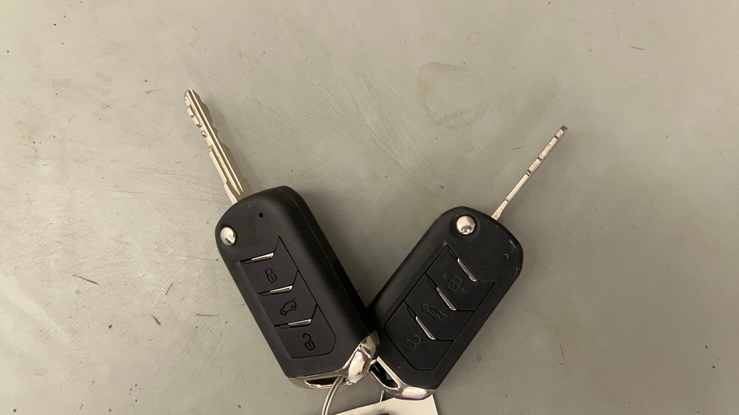 Used 2024 Mahindra XUV 3XO AX5 1.5 Diesel Diesel Manual extra CAR KEY VIEW
