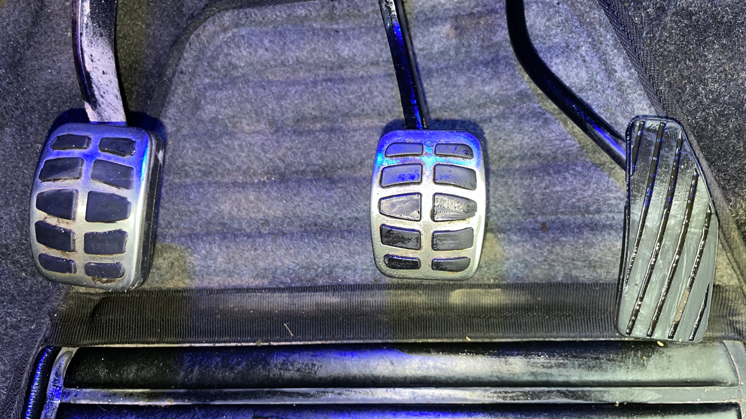 Used 2015 Maruti Suzuki Wagon R VXI Petrol Manual interior PEDALS VIEW