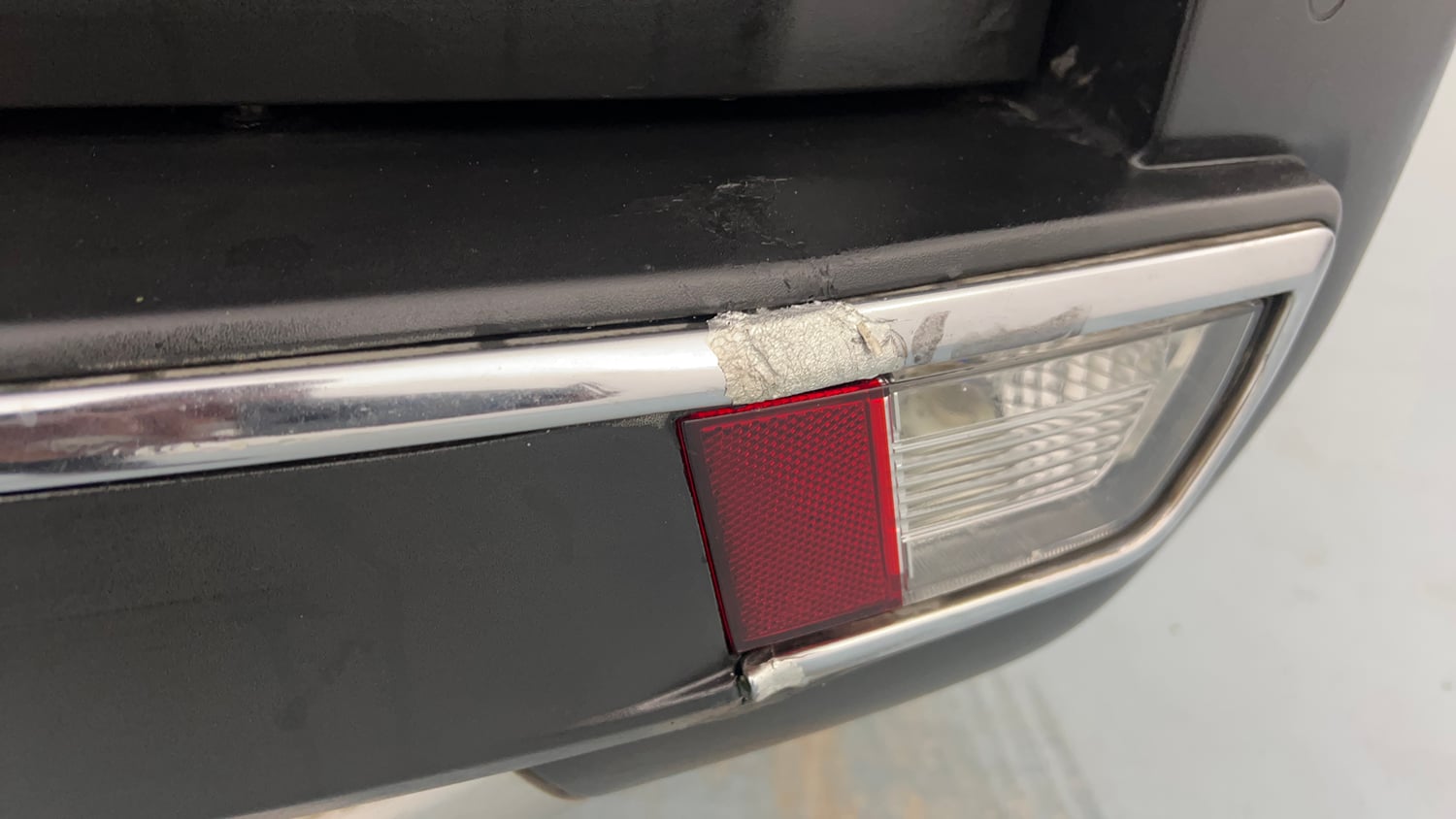 Used 2022 Mahindra Scorpio N Z8 L Petrol AT 7 STR Petrol Automatic dents MINOR SCRATCH