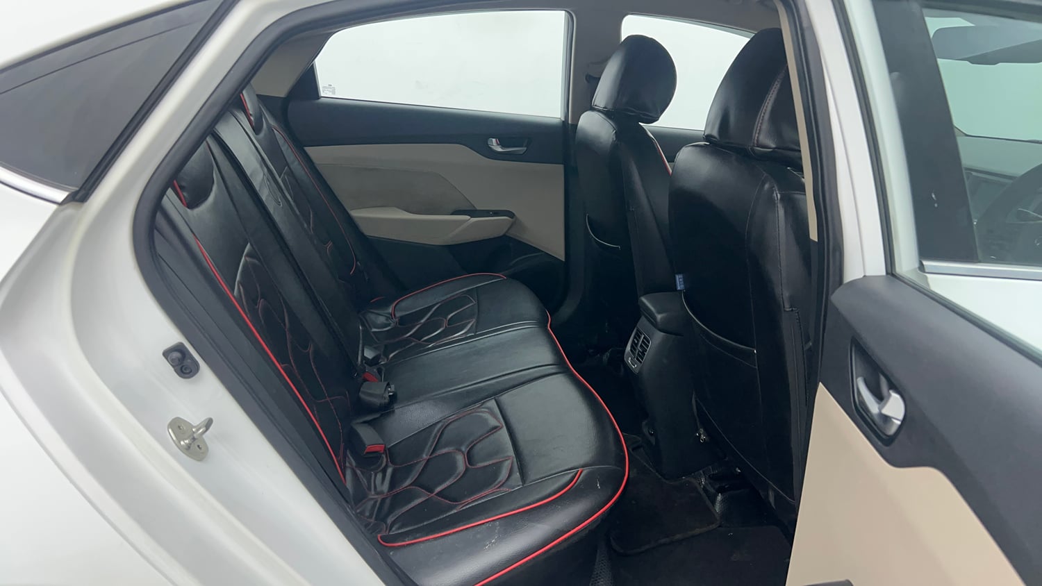 Used 2019 Hyundai Verna SX 1.6 VTVT Petrol Manual interior RIGHT SIDE REAR DOOR CABIN VIEW
