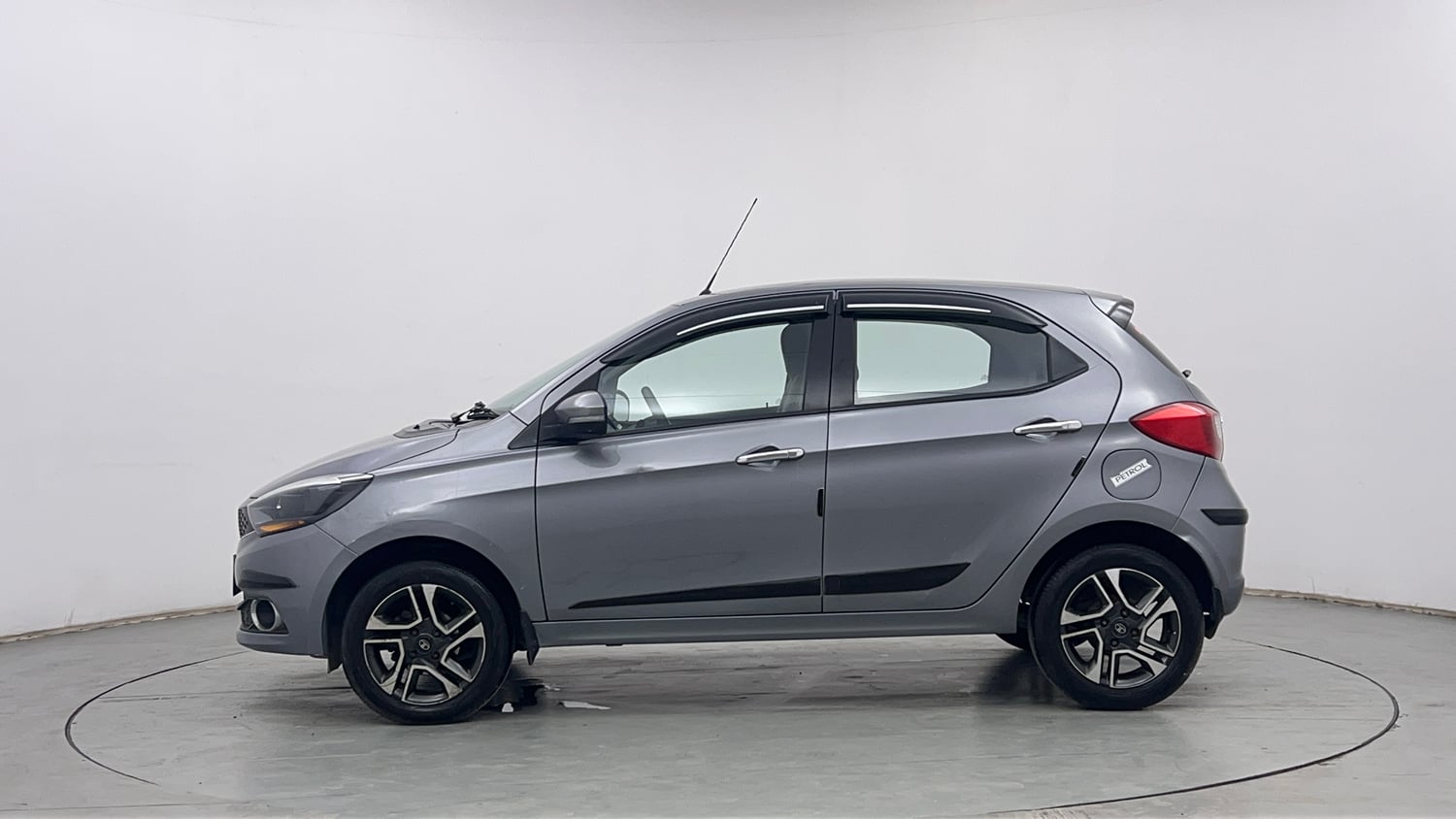 Used 2020 Tata Tiago Revotron XZ Plus Petrol Manual exterior LEFT SIDE VIEW