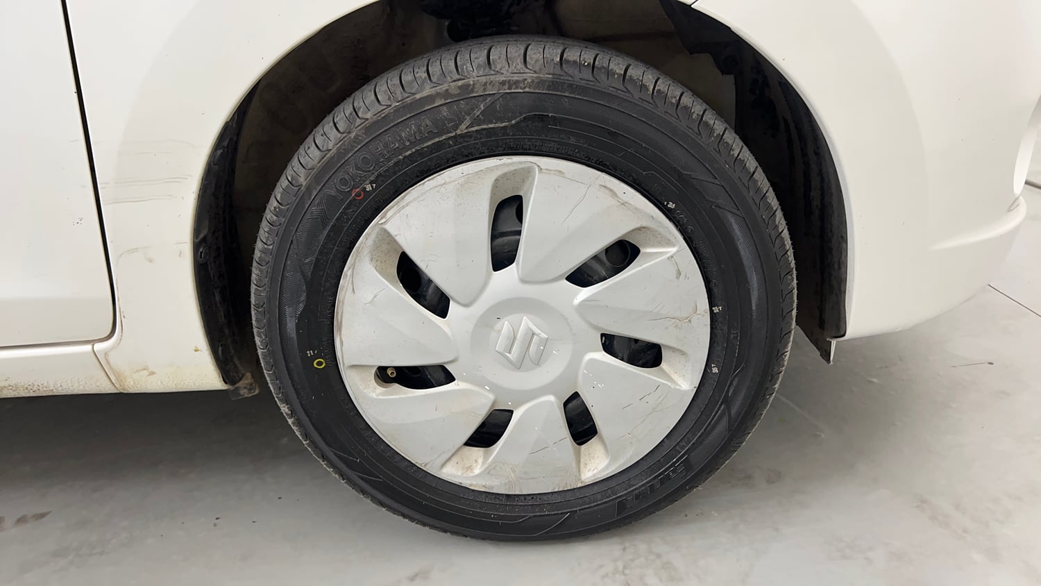 Used 2017 Maruti Suzuki Celerio VXI (O) AMT Petrol Automatic tyres RIGHT FRONT TYRE RIM VIEW