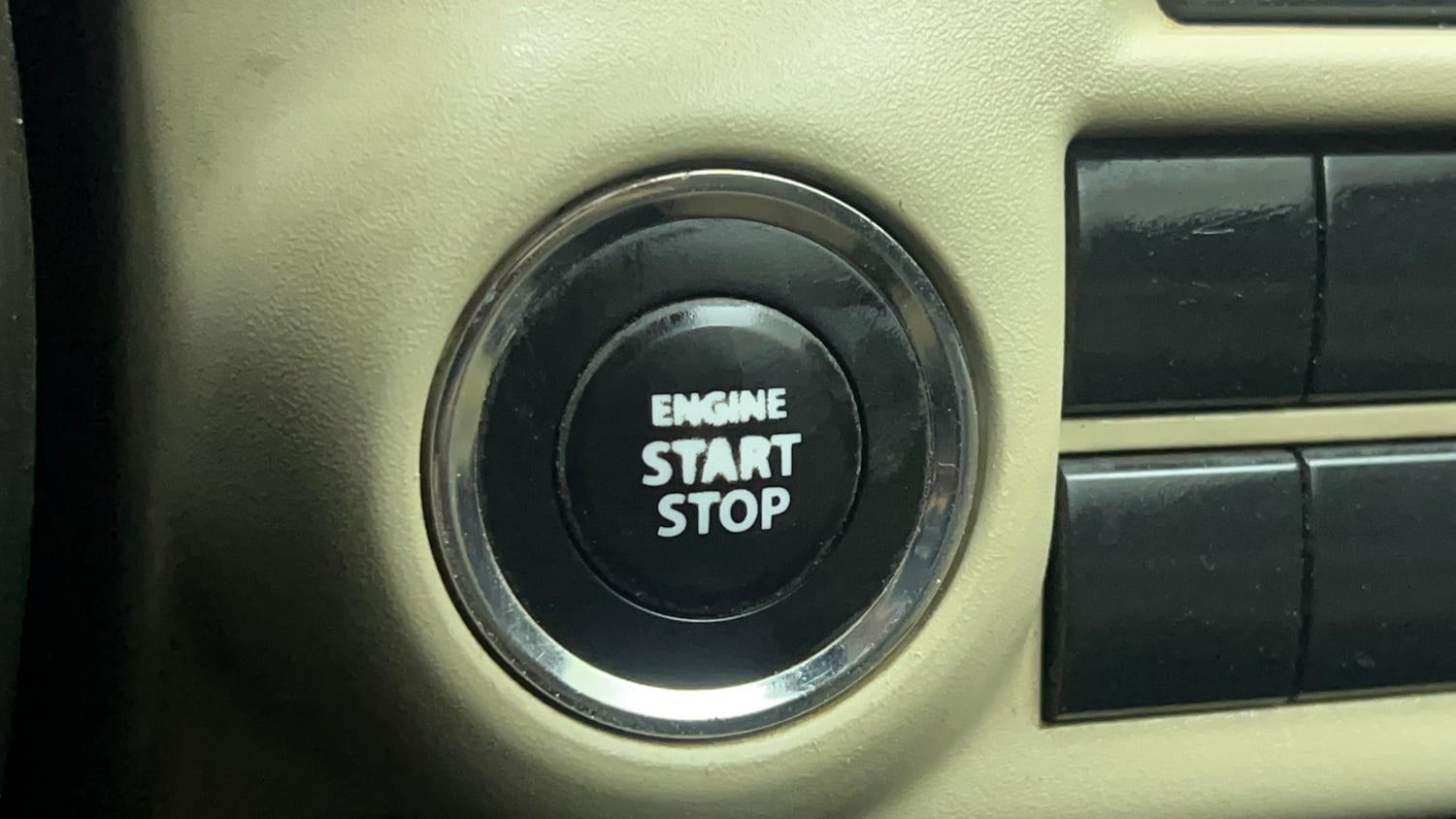 Used 2023 Toyota Glanza G Petrol Manual top_features Keyless start