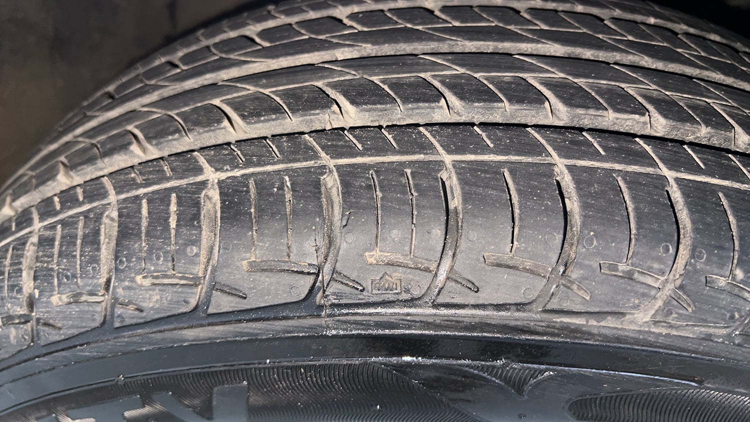 Used 2017 Maruti Suzuki Baleno Delta 1.2 Petrol Manual tyres RIGHT FRONT TYRE TREAD VIEW
