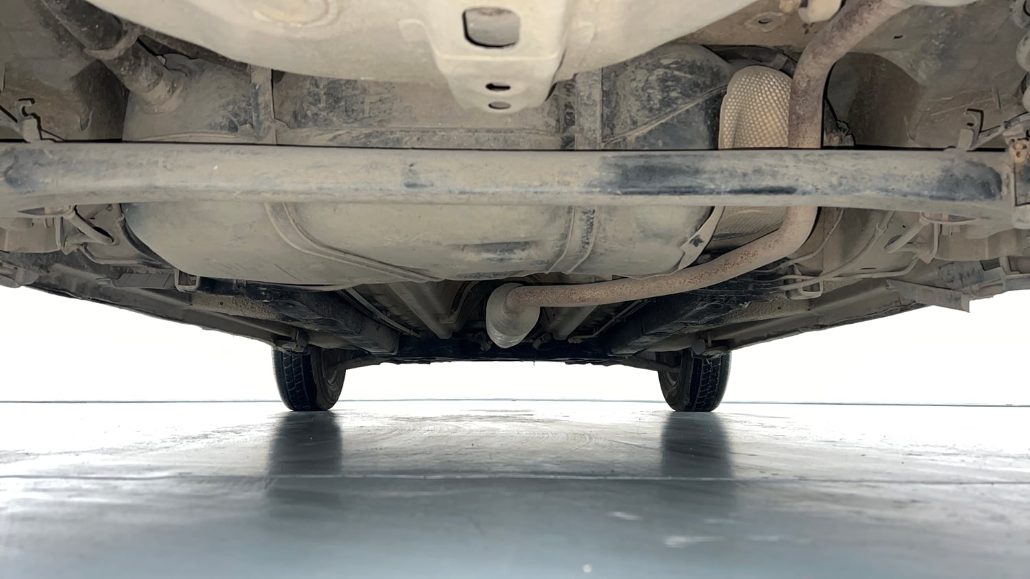 Used 2017 Maruti Suzuki Swift LXi Petrol Manual extra REAR UNDERBODY VIEW (TAKEN FROM REAR)