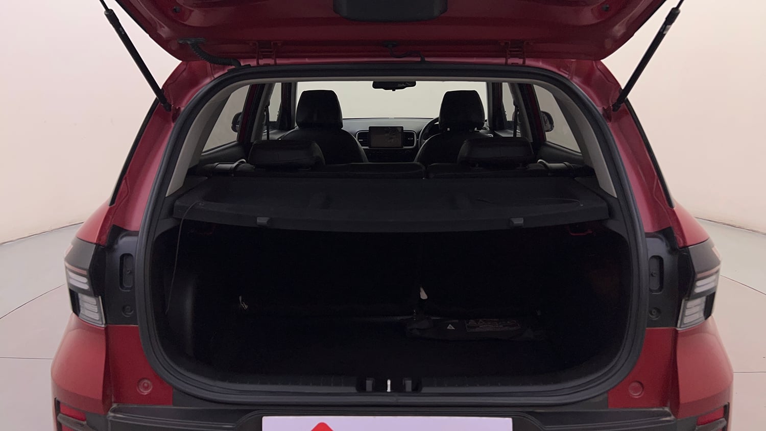 Used 2023 Hyundai Venue SX (O) 1.0 Turbo DCT Petrol Automatic interior DICKY INSIDE VIEW