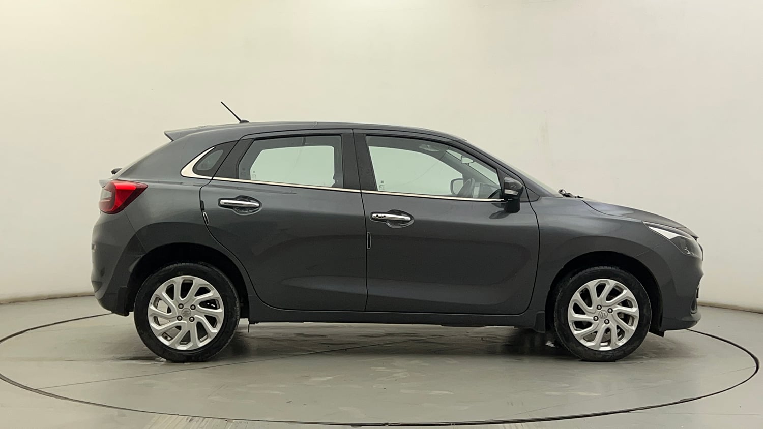 Used 2023 Maruti Suzuki Baleno Zeta MT Petrol Manual exterior RIGHT SIDE VIEW