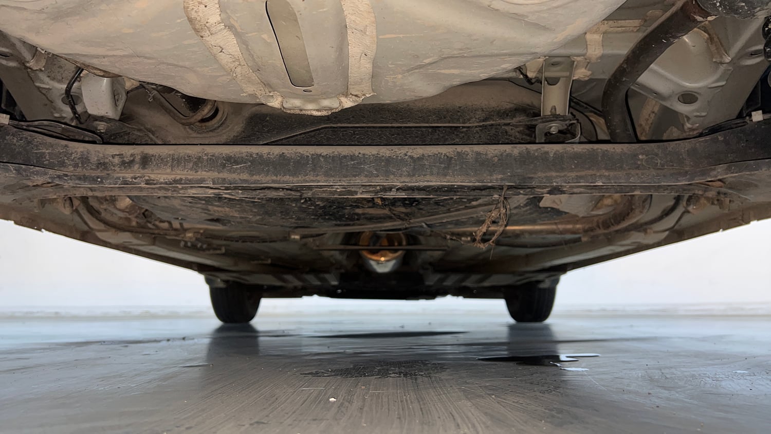 Used 2022 Maruti Suzuki Swift VXi Petrol Manual extra REAR UNDERBODY VIEW (TAKEN FROM REAR)