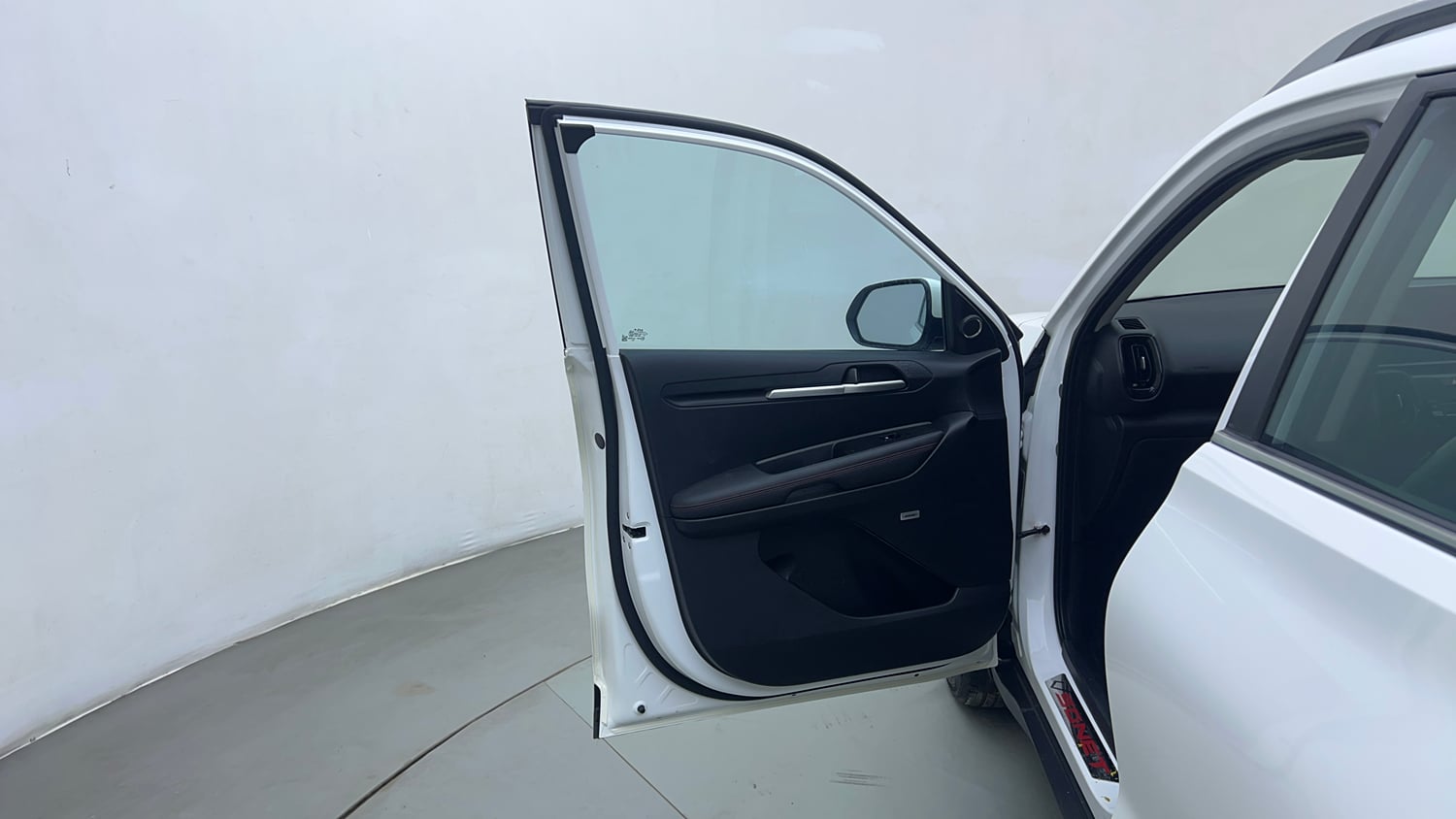 Used 2022 Kia Sonet GTX Plus 1.0 iMT Petrol Manual interior LEFT FRONT DOOR OPEN VIEW