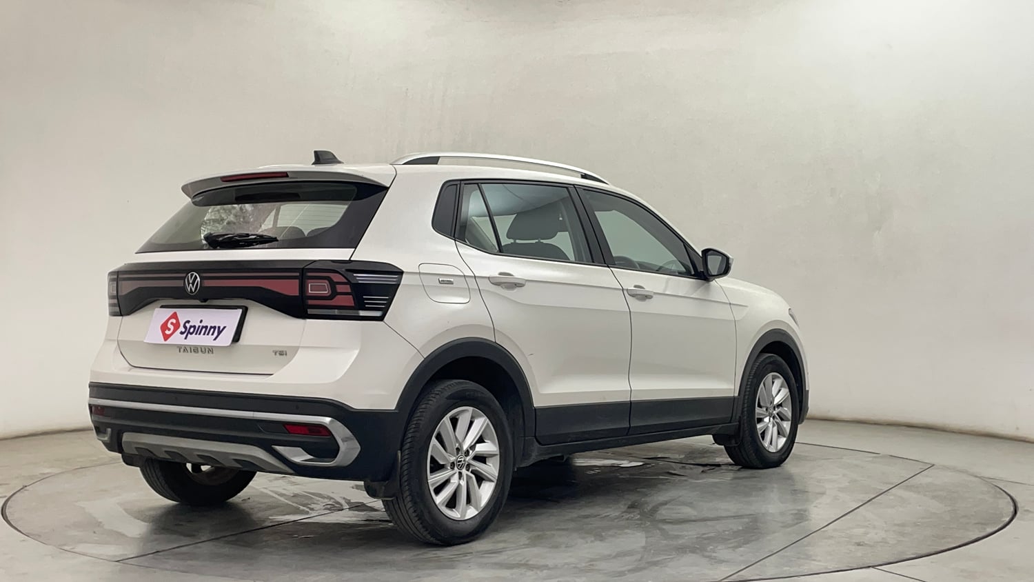 Used 2022 Volkswagen Taigun Highline 1.0 TSI MT Petrol Manual exterior RIGHT REAR CORNER VIEW