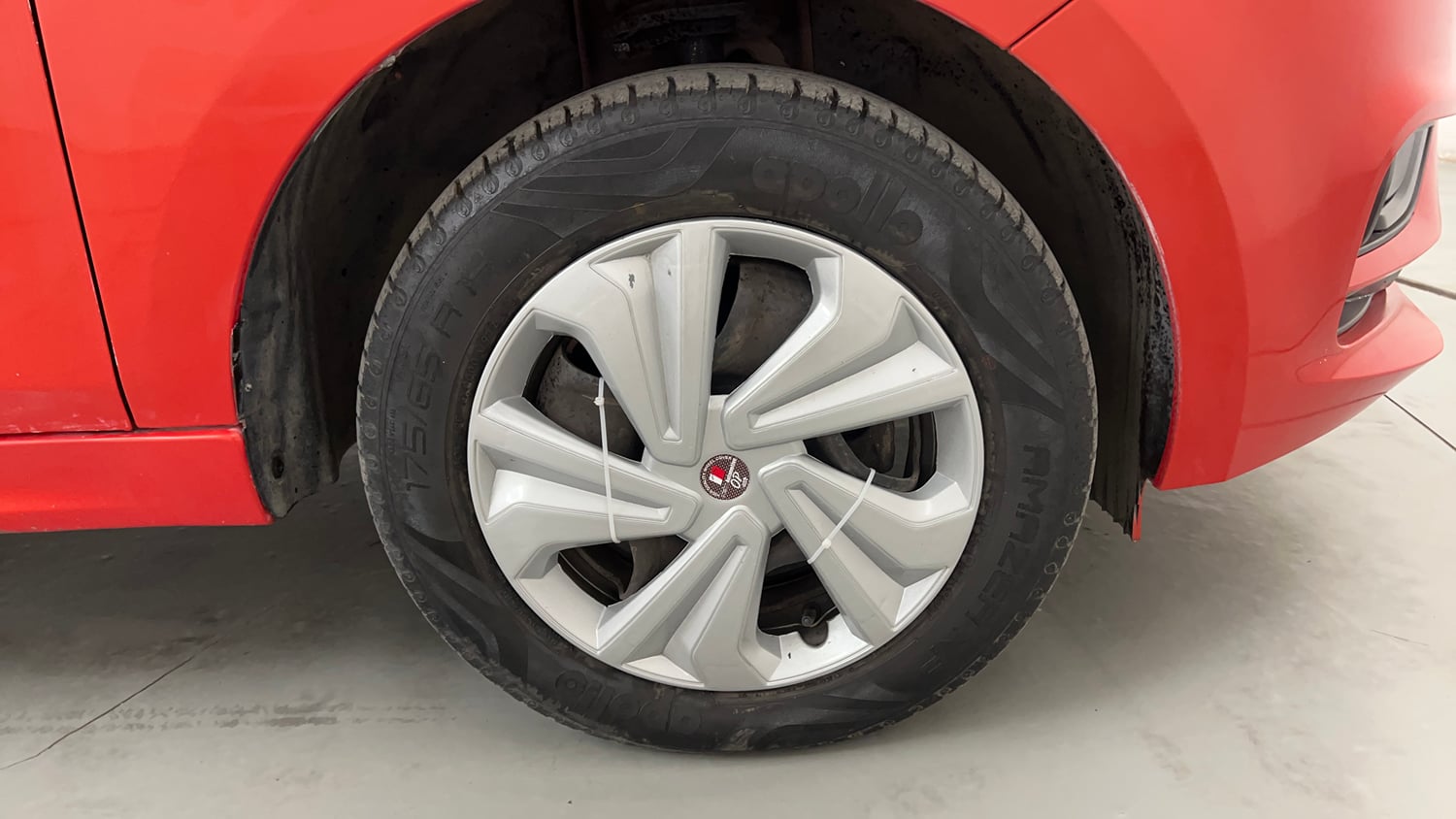 Used 2023 Tata Tiago XT CNG Cng Manual tyres RIGHT FRONT TYRE RIM VIEW