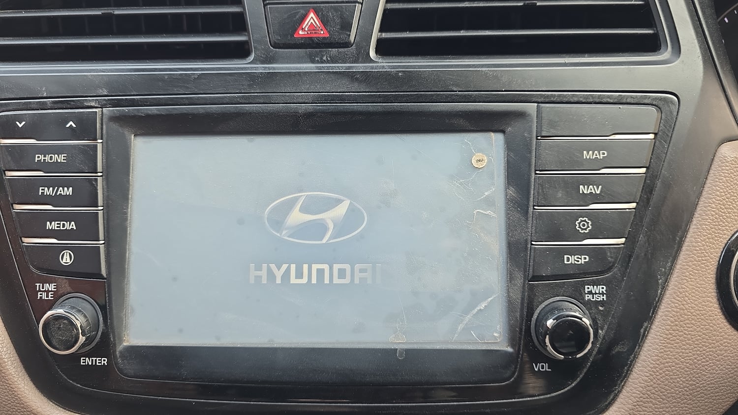 Used 2017 Hyundai Elite i20 Asta 1.2 (O) Petrol Manual top_features Integrated (in-dash) music system
