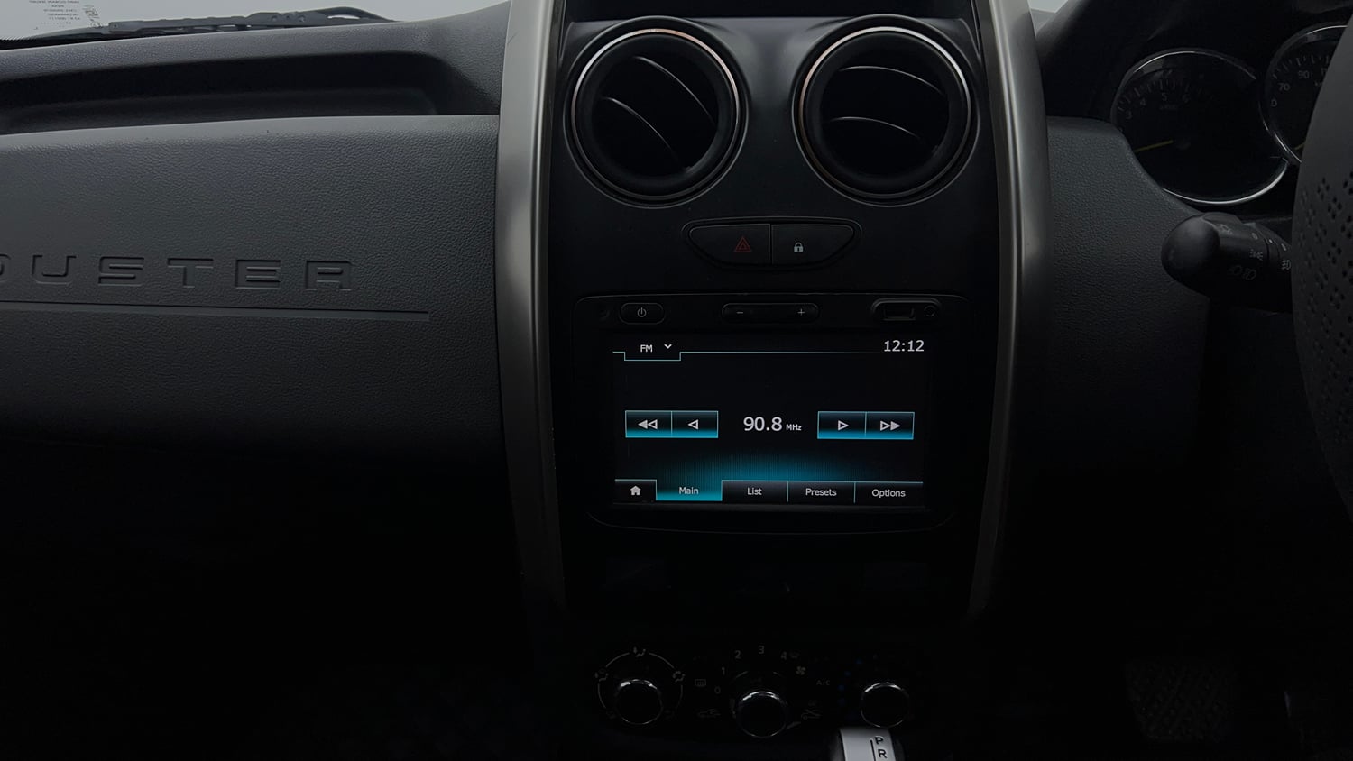Used 2017 Renault Duster RXS CVT Petrol Automatic interior MUSIC SYSTEM & AC CONTROL VIEW
