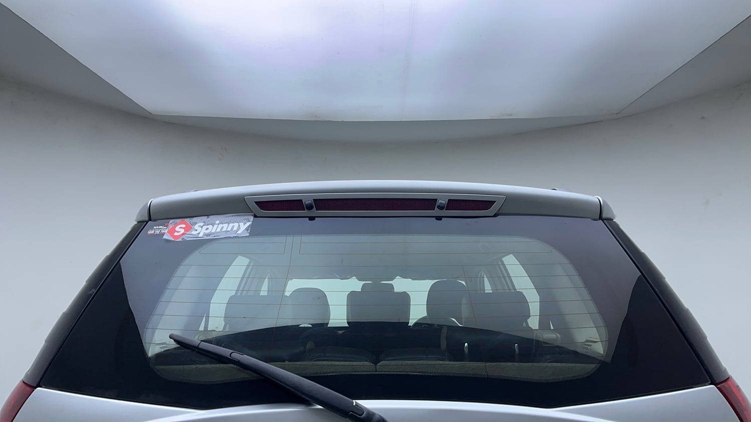 Used 2017 Mahindra XUV500 W4 Diesel Manual exterior BACK WINDSHIELD VIEW