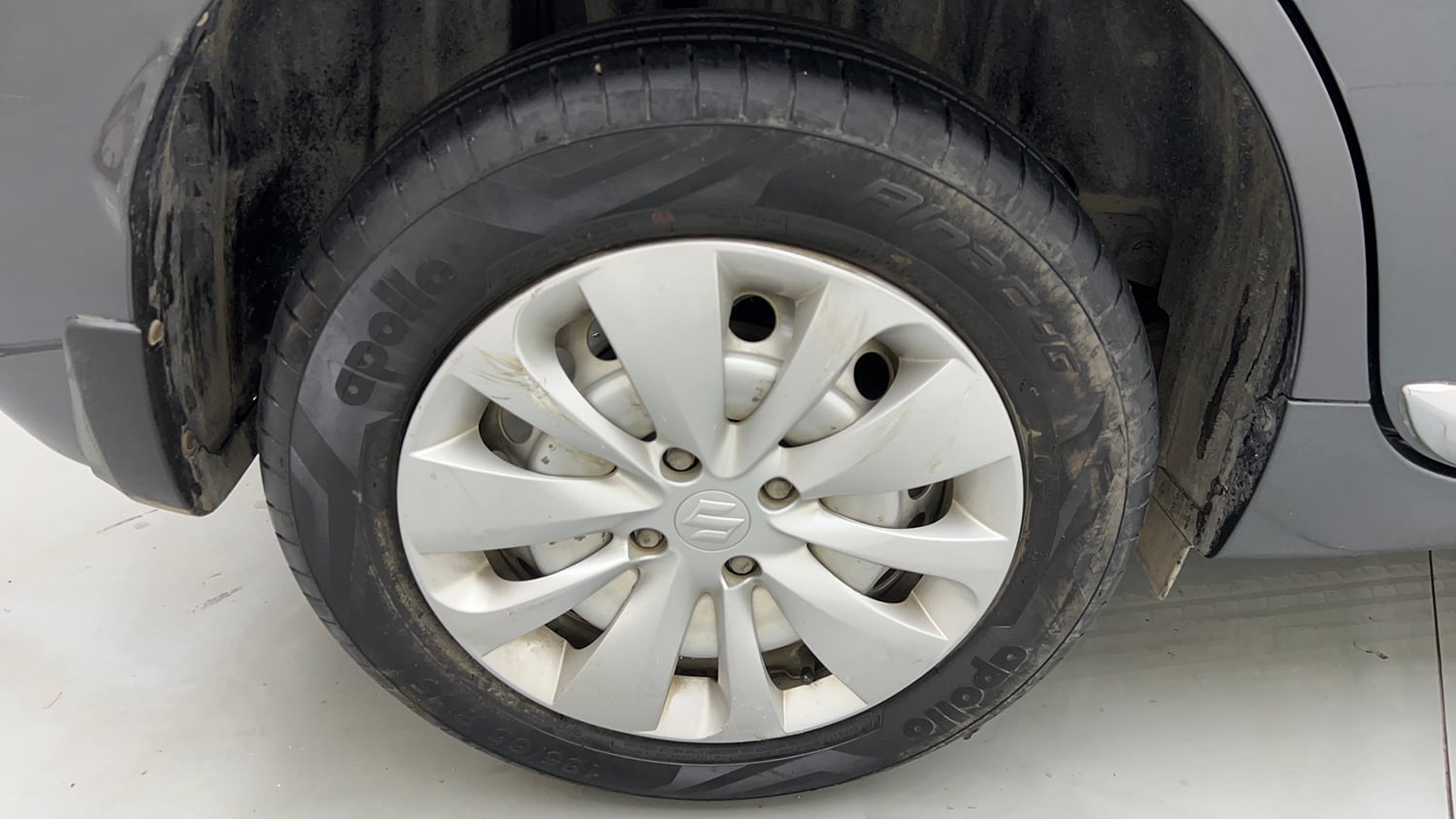 Used 2022 Maruti Suzuki Baleno Sigma MT Petrol Manual tyres RIGHT REAR TYRE RIM VIEW