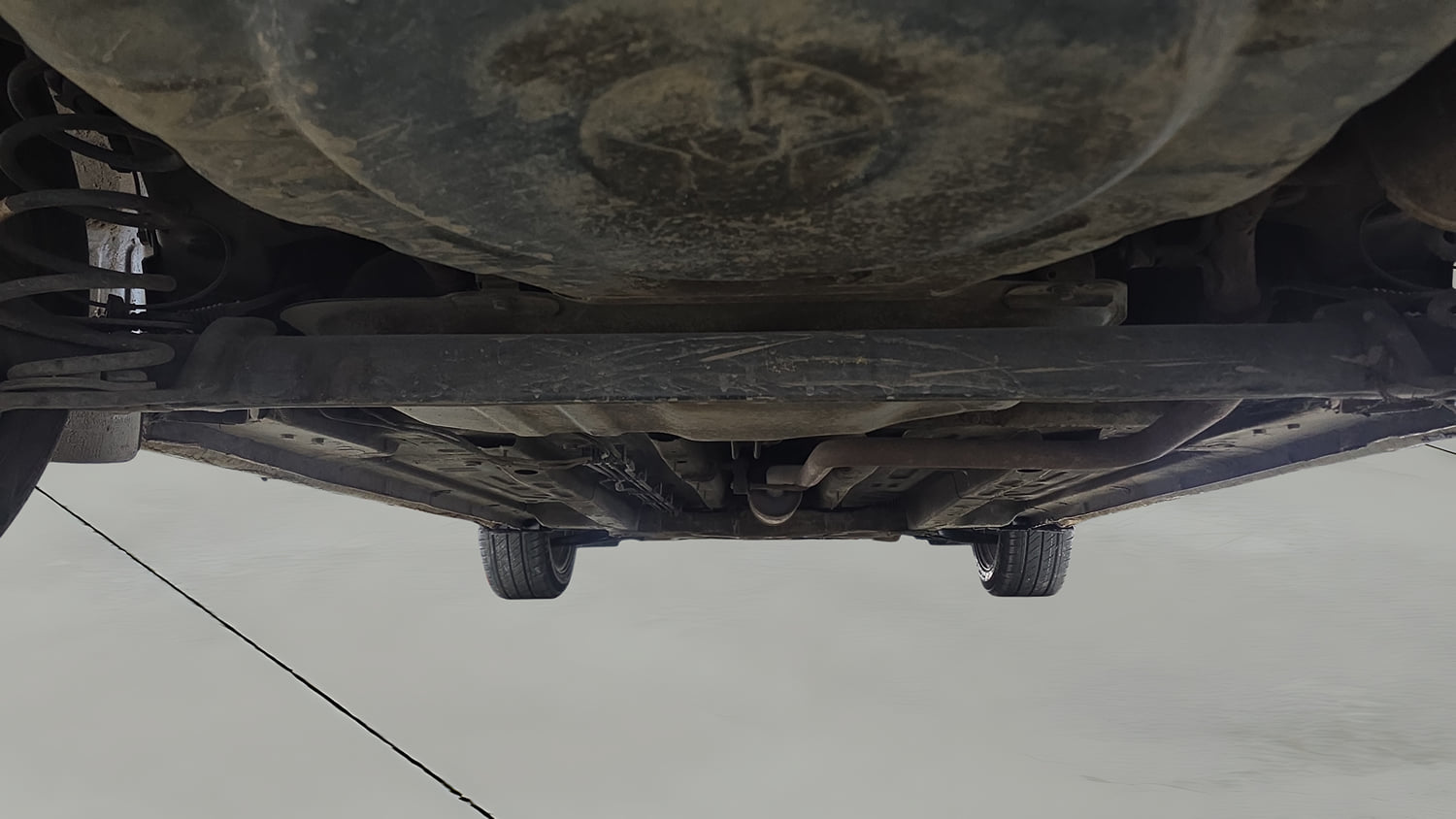 Used 2020 Tata Altroz XZ Petrol Petrol Manual extra REAR UNDERBODY VIEW (TAKEN FROM REAR)