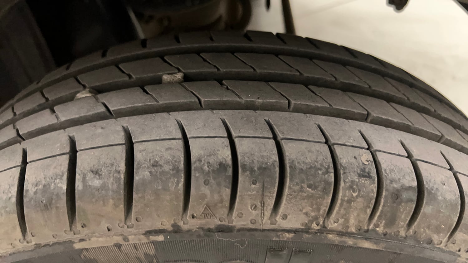 Used 2015 Maruti Suzuki Alto K10 VXi Petrol Manual tyres LEFT REAR TYRE TREAD VIEW