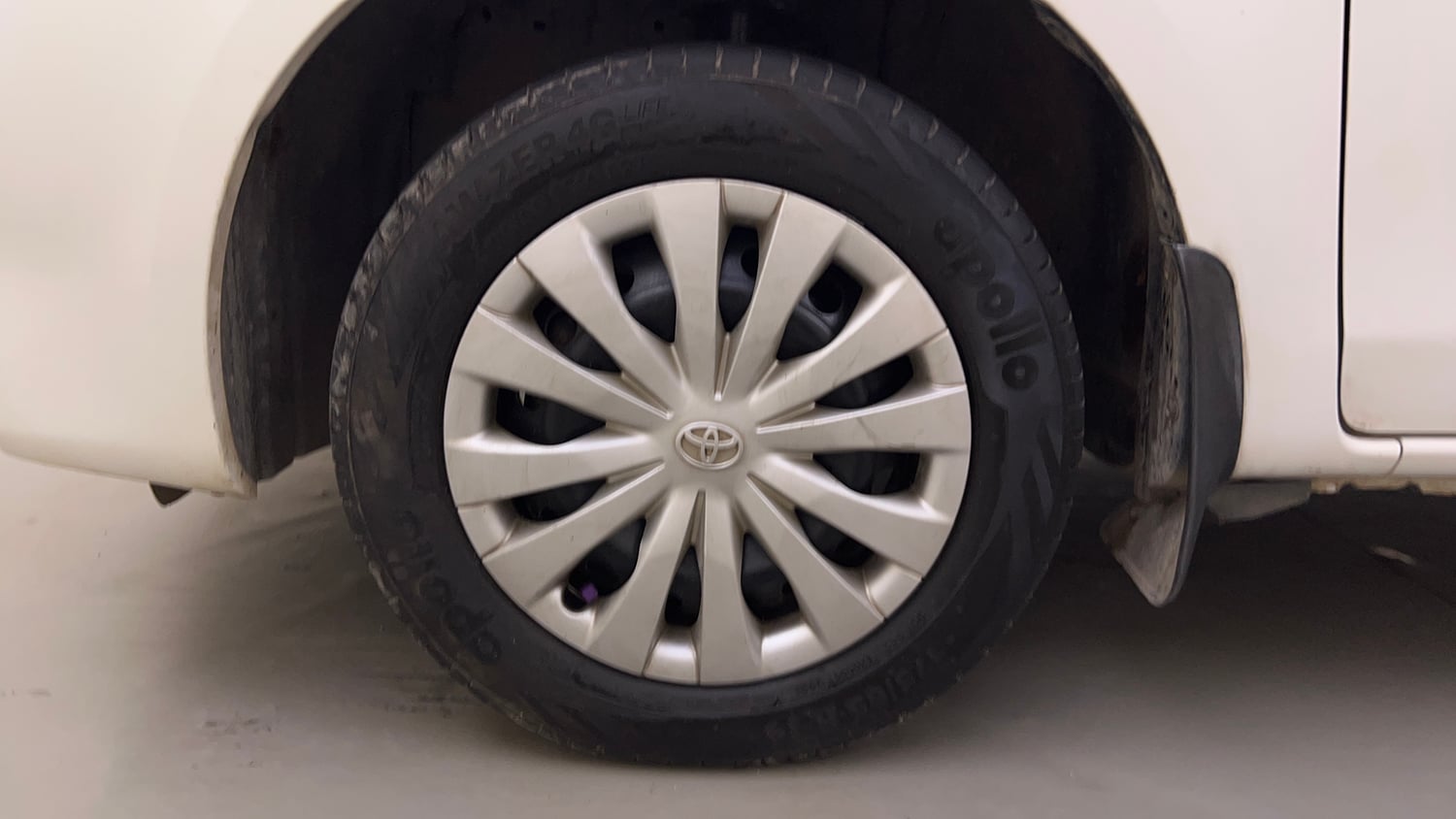 Used 2013 Toyota Etios Liva G Petrol Manual tyres LEFT FRONT TYRE RIM VIEW