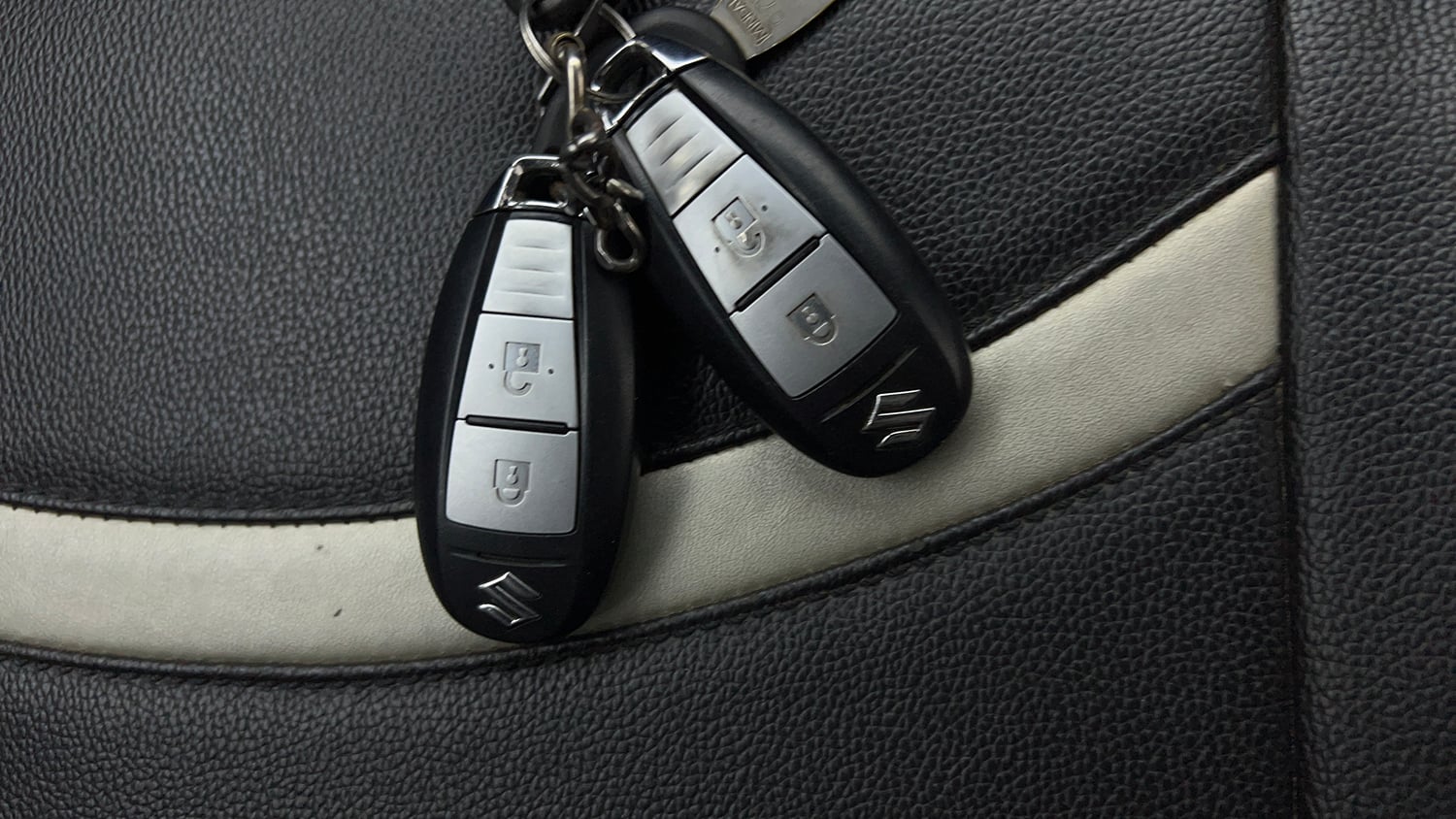 Used 2015 Maruti Suzuki Swift ZXi Petrol Manual extra CAR KEY VIEW