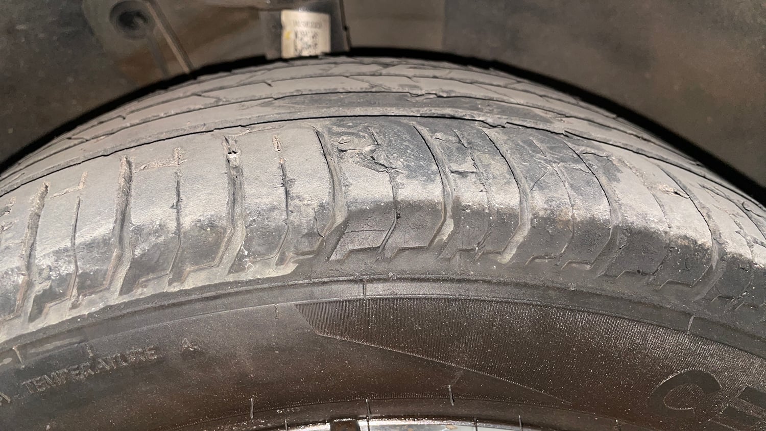 Used 2024 Skoda Slavia Style 1.0L TSI MT Petrol Manual tyres RIGHT FRONT TYRE TREAD VIEW
