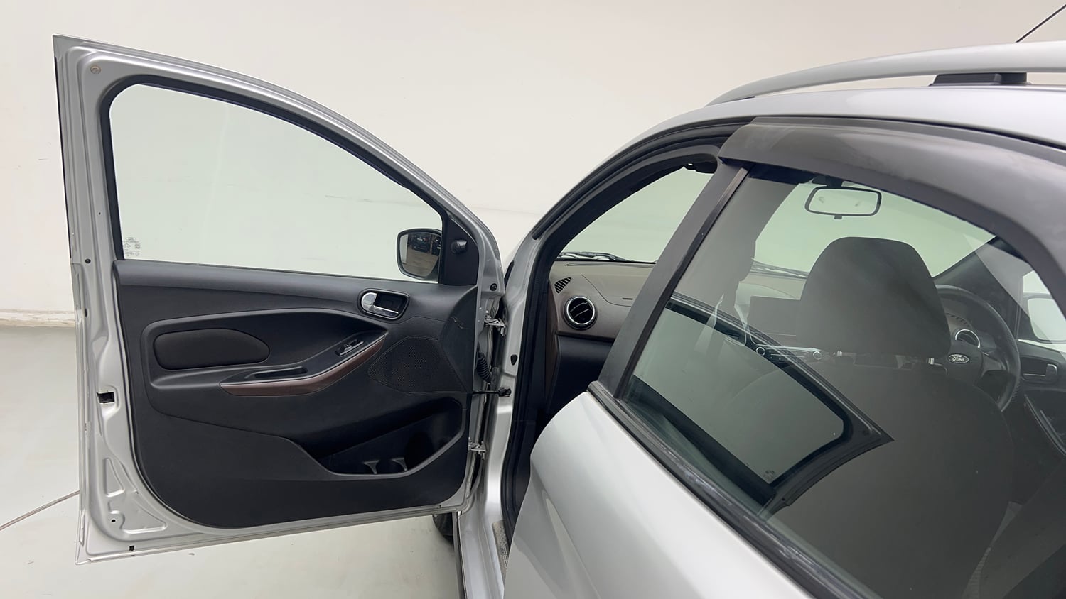 Used 2018 Ford Freestyle Titanium 1.2 Ti-VCT Petrol Manual interior LEFT FRONT DOOR OPEN VIEW