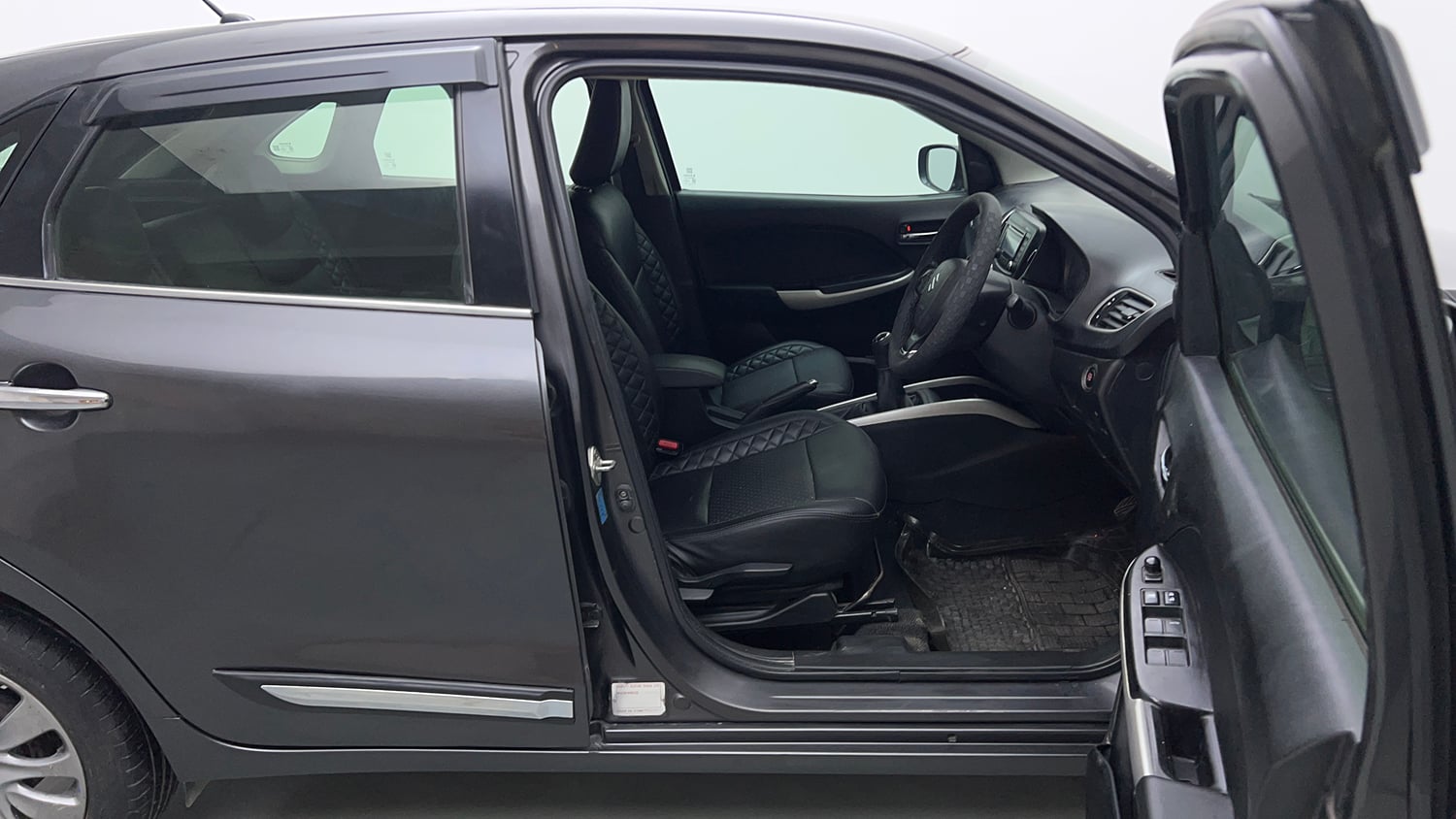 Used 2018 Maruti Suzuki Baleno Zeta 1.2 Petrol Manual interior RIGHT SIDE FRONT DOOR CABIN VIEW